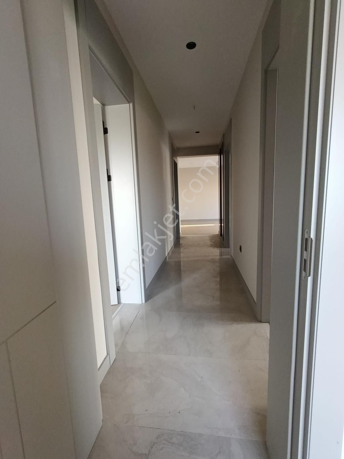 Polat Live'dan Motto Butikte Teraslı Sıfır Acil Satılık 3+1 - Görsel 9