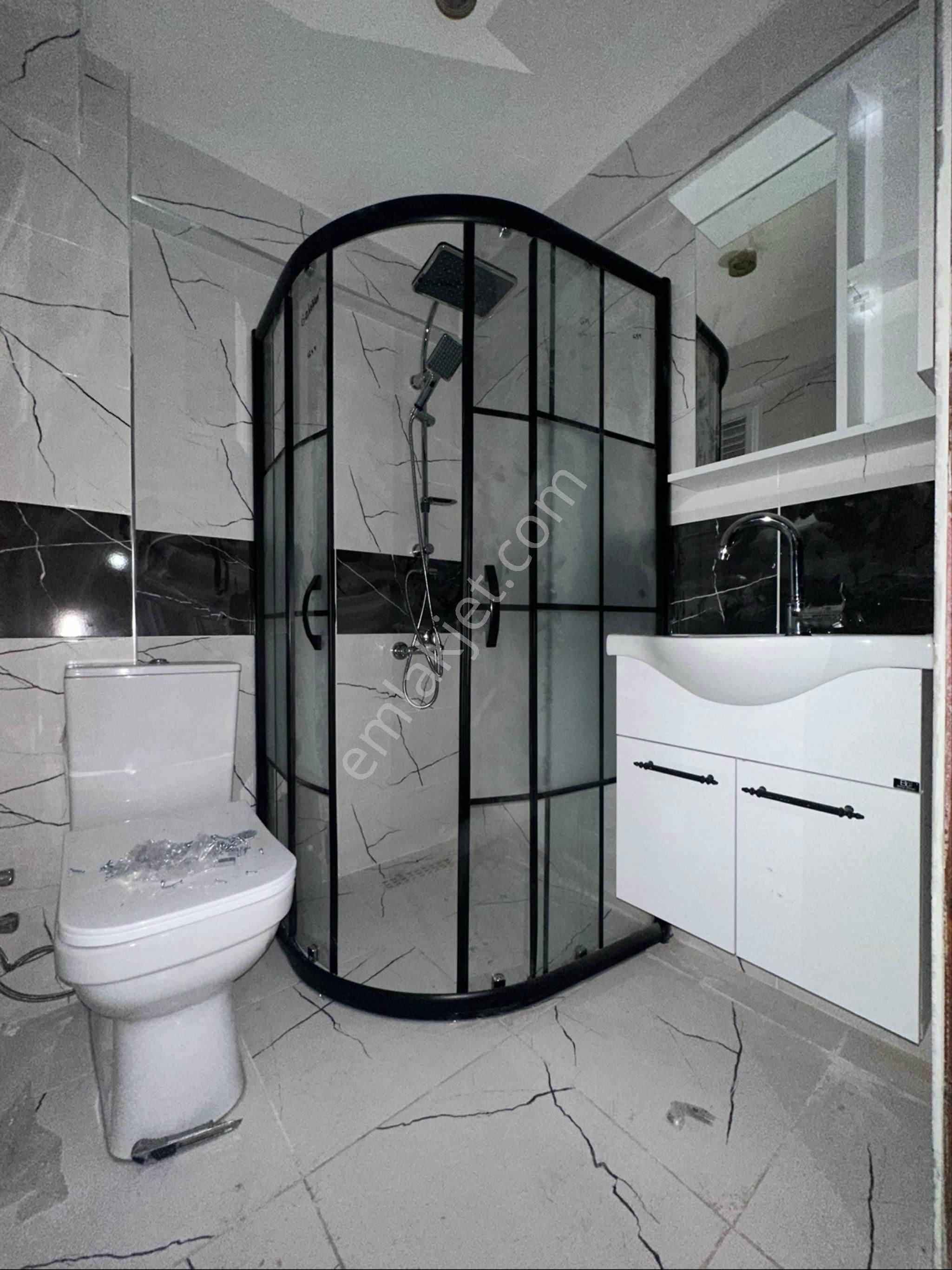 Gazcılar Ara Kat Cadde Üzeri 2+1 Ayrı Tuvalet Mutfak Asansörlü Daire Kelepir