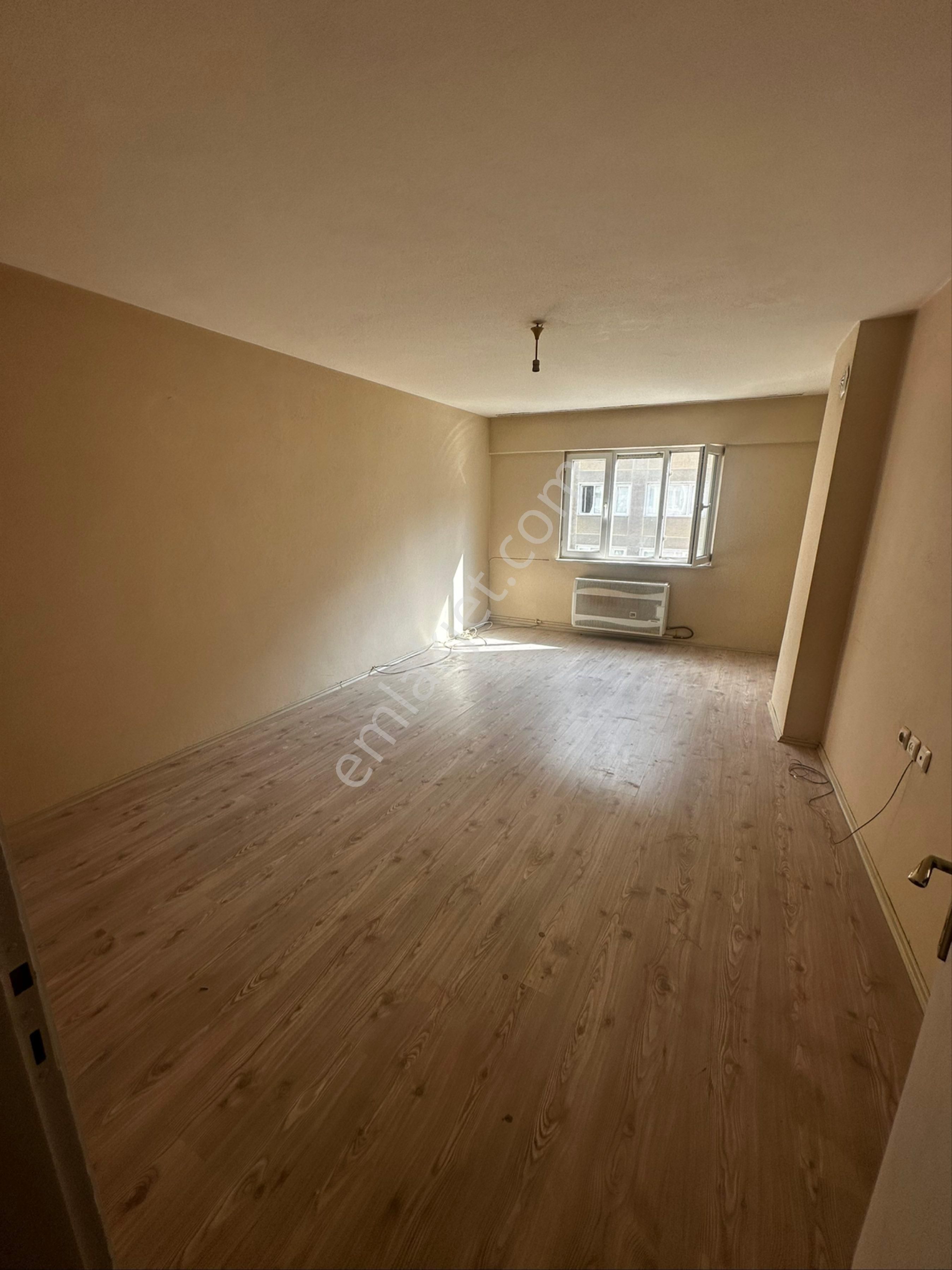 Gazcılar Ara Kat Cadde Üzeri 2+1 Ayrı Tuvalet Mutfak Asansörlü Daire Kelepir - Görsel 4