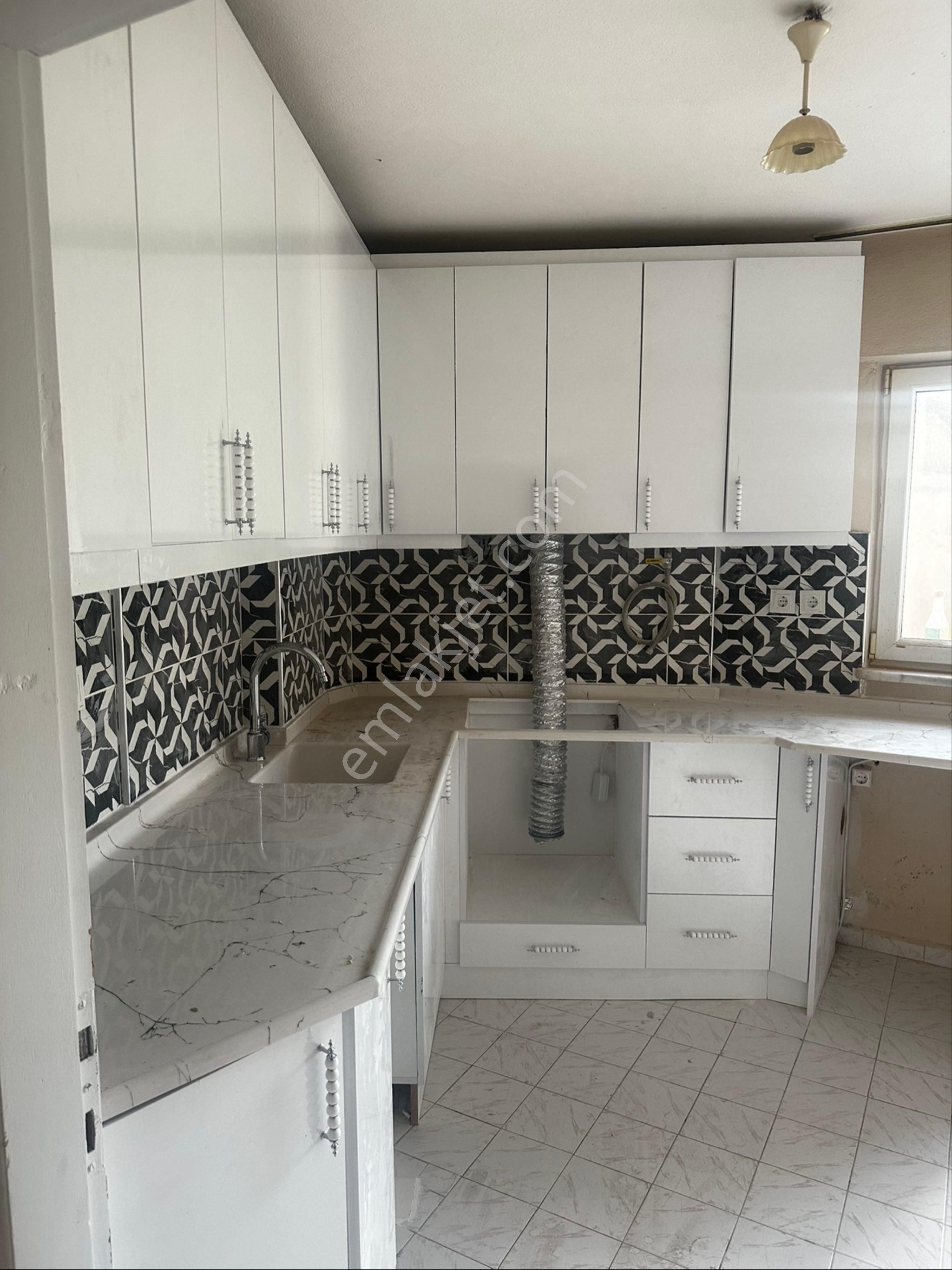 Gazcılar Ara Kat Cadde Üzeri 2+1 Ayrı Tuvalet Mutfak Asansörlü Daire Kelepir - Görsel 12