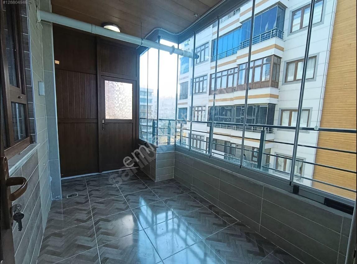 Sultan Emlakdan 35 Metre Yola Sıfır Site İçerisinde 4+1 Satılık Lüx Daire - Görsel 15