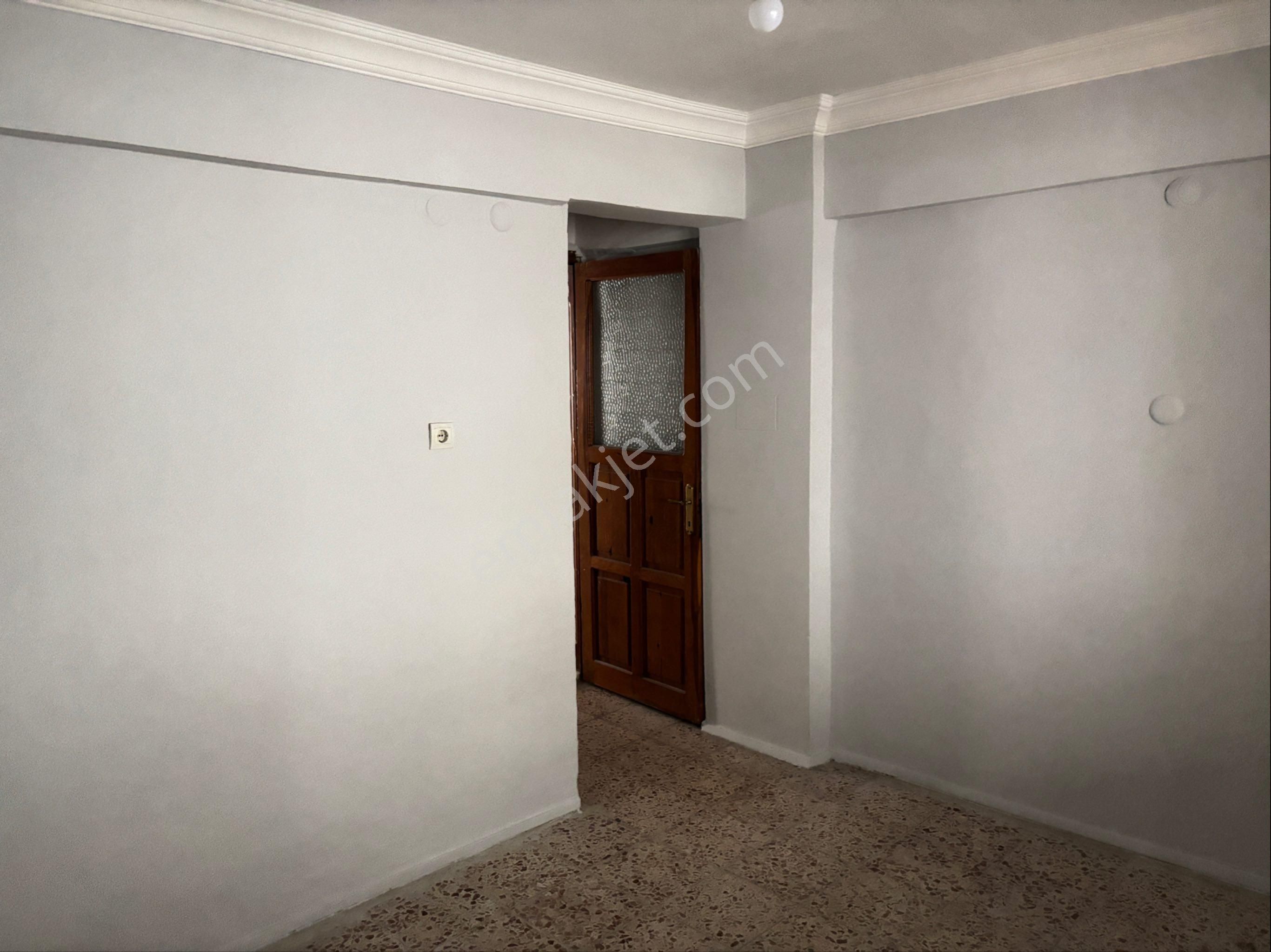 Sahibinden Kiralık Çiğli Yenimahallede 1+1 Daire - Görsel 4