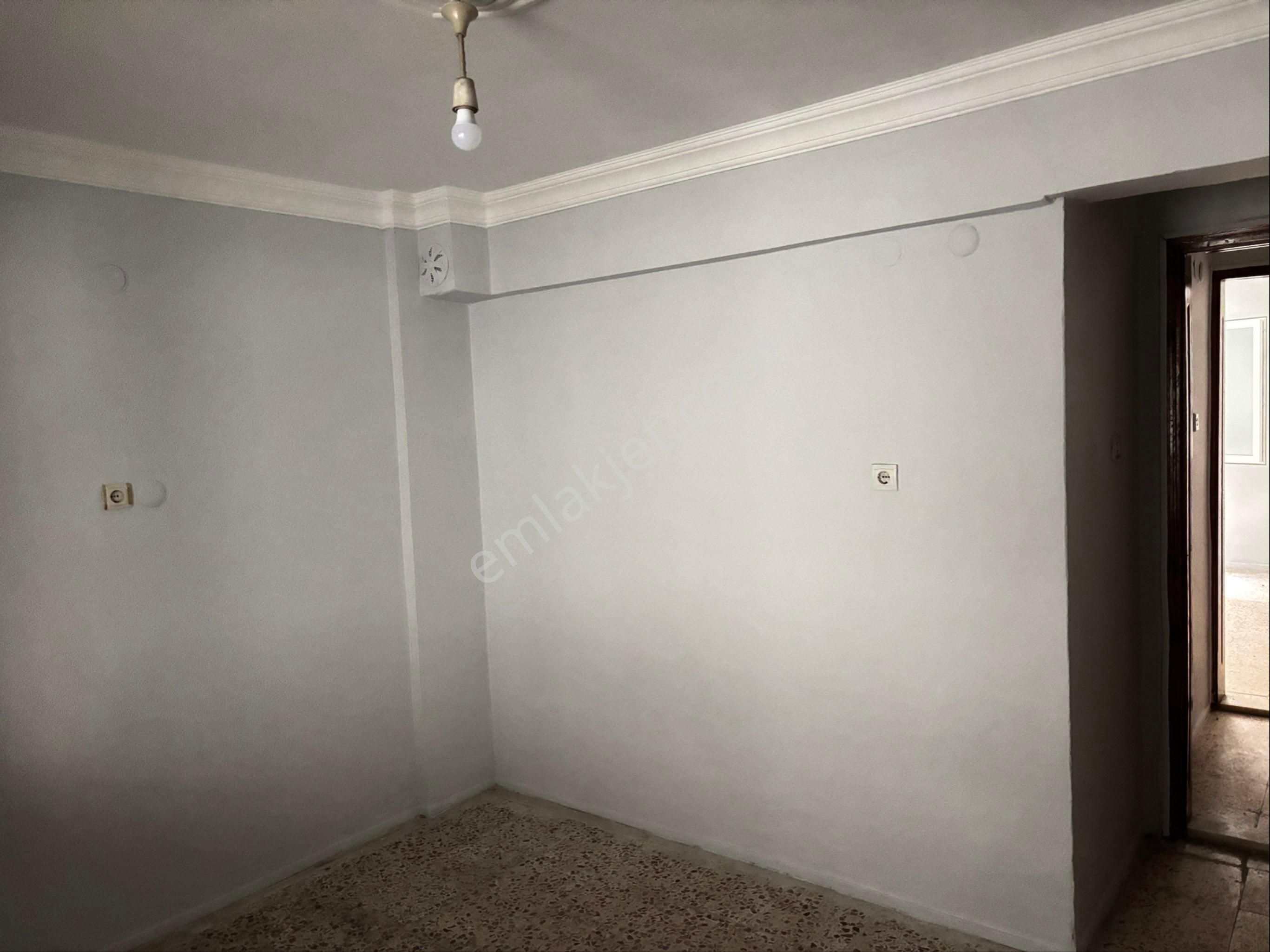 Sahibinden Kiralık Çiğli Yenimahallede 1+1 Daire - Görsel 3