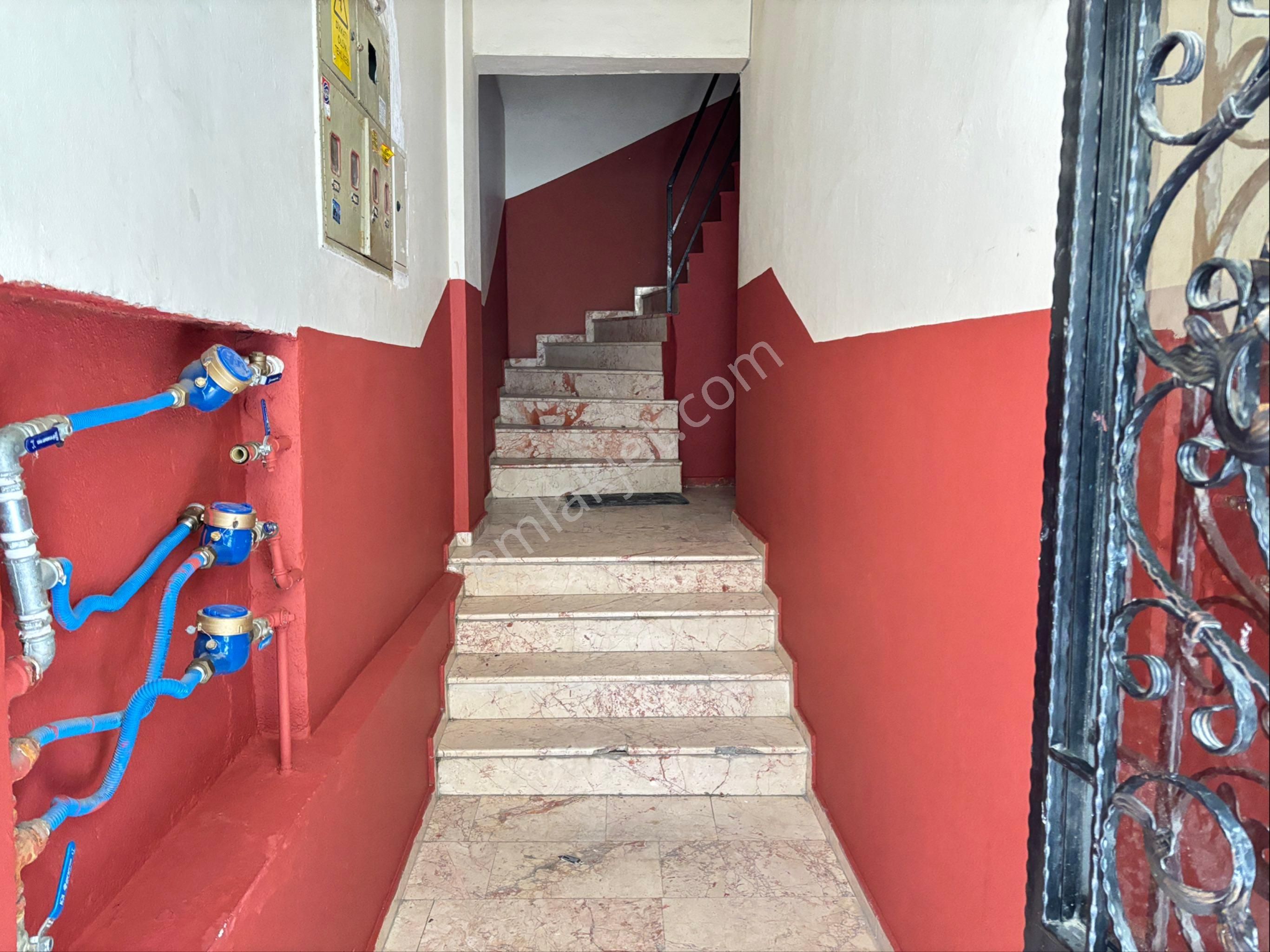 Sahibinden Kiralık Çiğli Yenimahallede 1+1 Daire