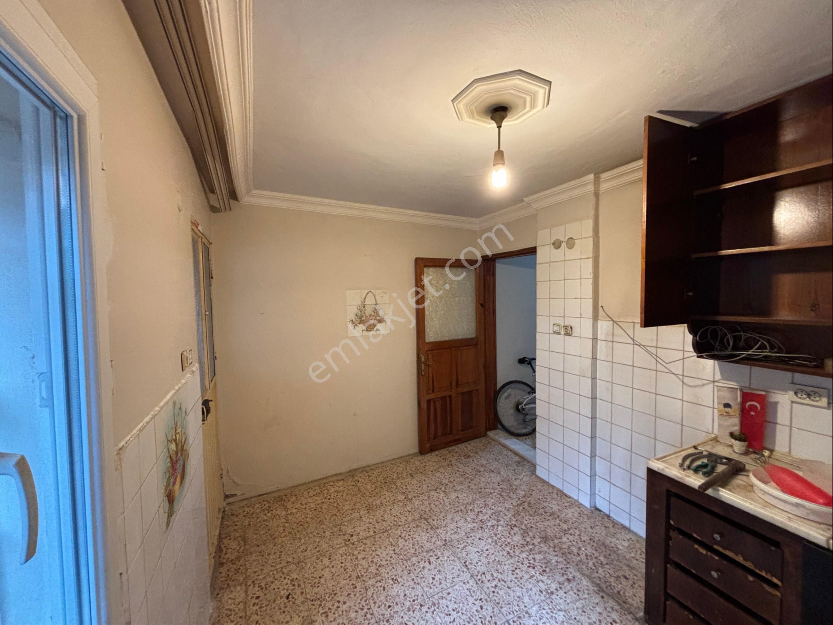 Sahibinden Kiralık Çiğli Yenimahallede 1+1 Daire - Görsel 17