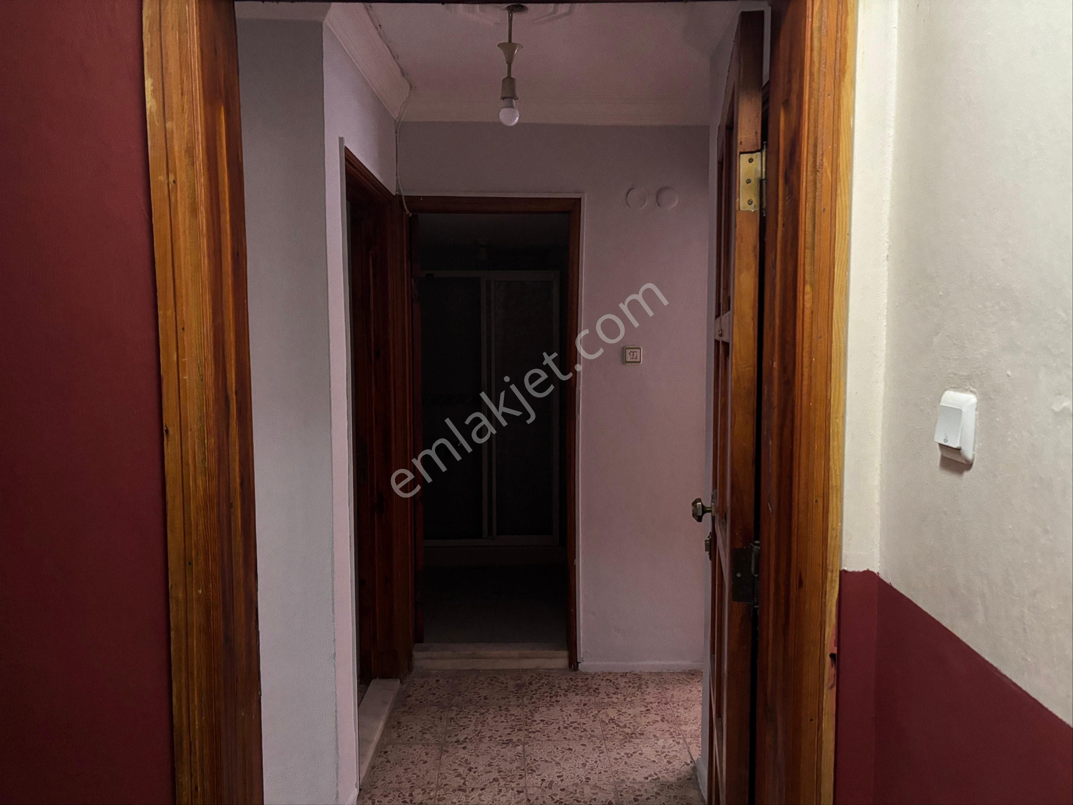 Sahibinden Kiralık Çiğli Yenimahallede 1+1 Daire - Görsel 12