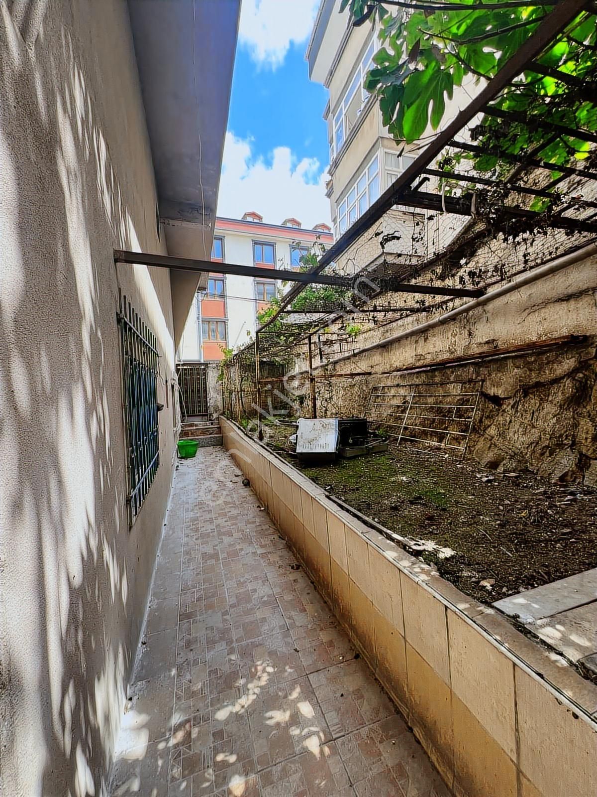 Şeref Emlak Satılık Bahçekatı Daire 2.560.000 Tl - Görsel 8