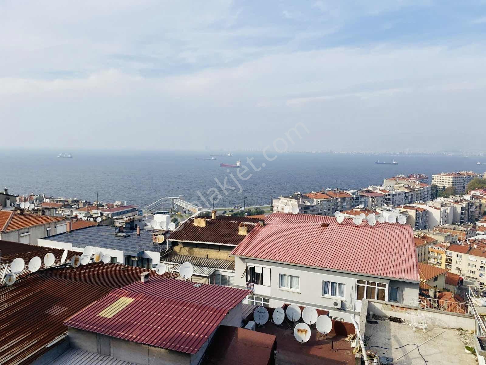 Tarihi Asansör Yakını 2+1 Panoramik Deniz Manzaralı Fırsat Daire