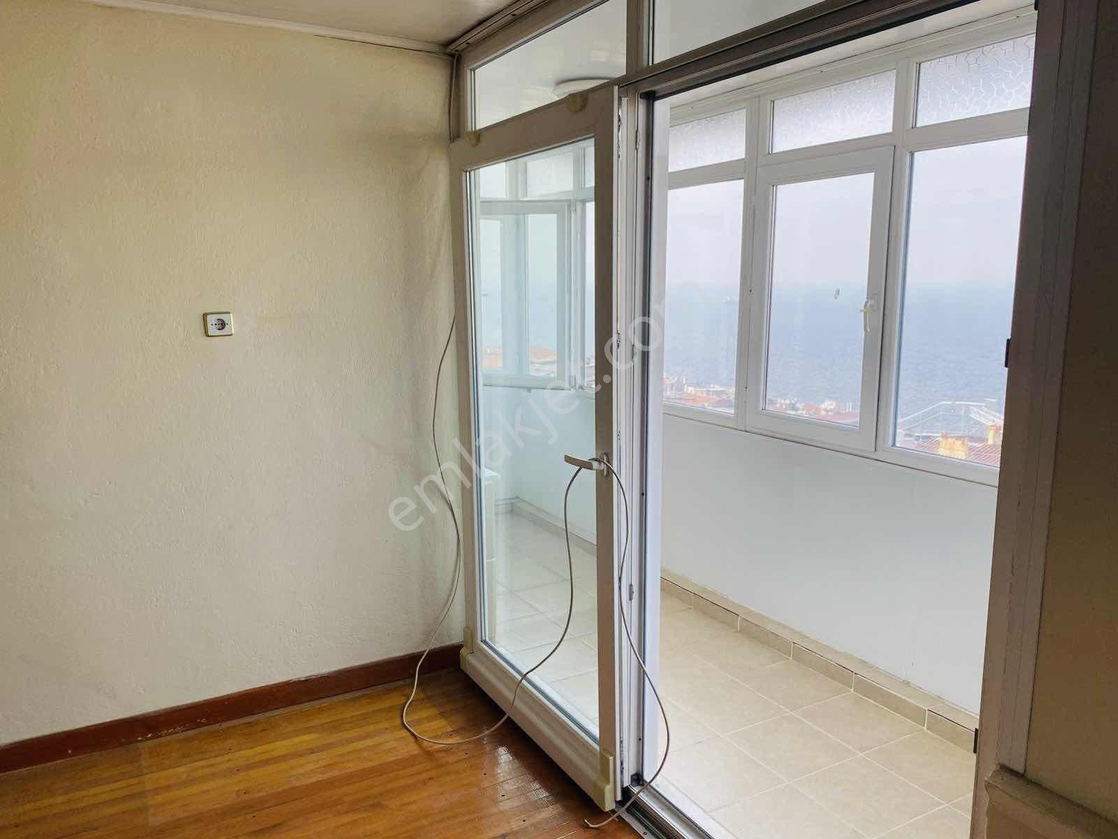 Tarihi Asansör Yakını 2+1 Panoramik Deniz Manzaralı Fırsat Daire - Görsel 7