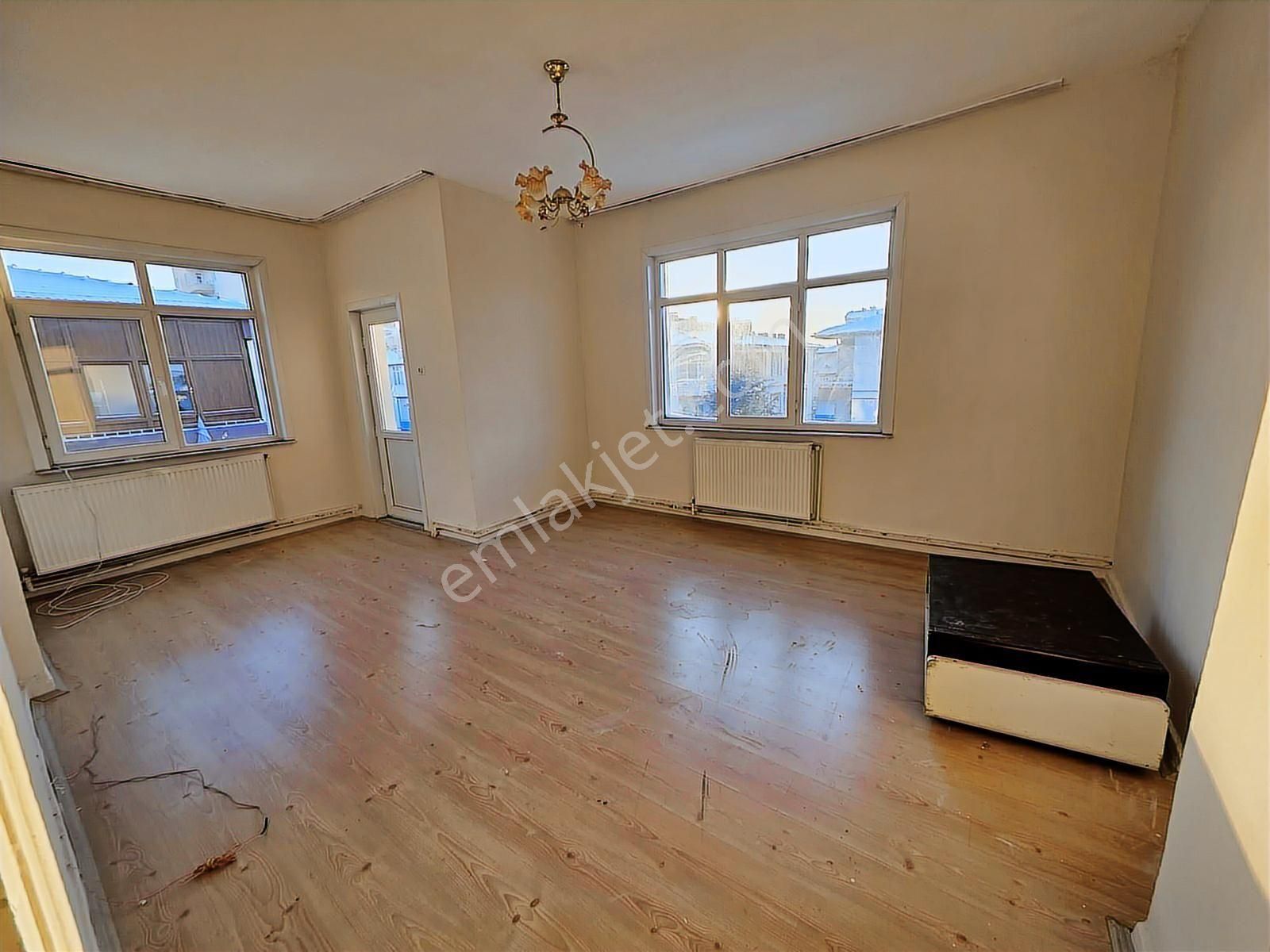 Fevziçakmak Da Çift Balkonlu 3 Cephe Kiralık - Görsel 2