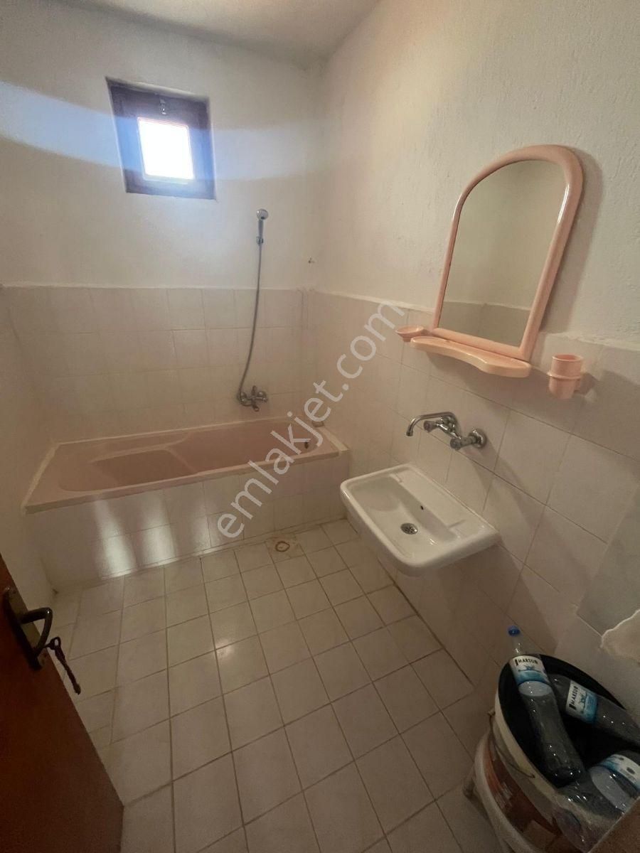 Şekerpınar Mahallesinde Komple Dolu Müstakil Ev Garaj Tandırlık - Görsel 34