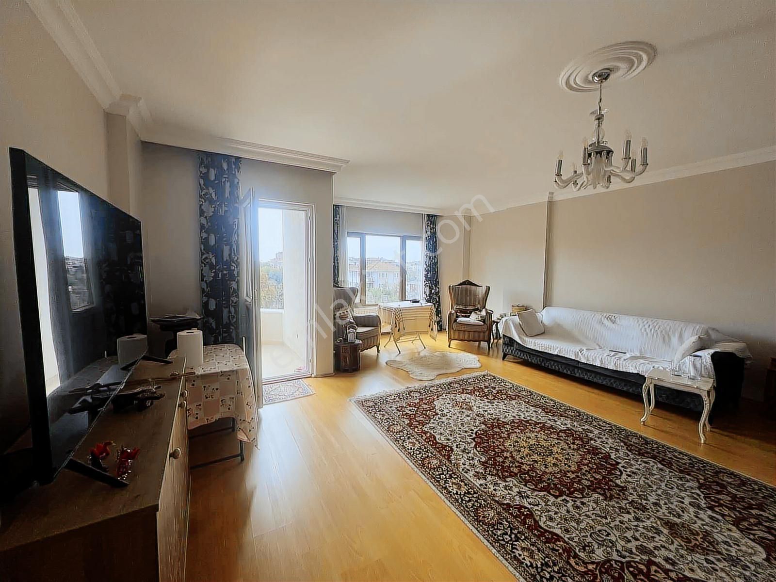 Kavacık 'ta Park Manzaralı Geniş Daire - Görsel 3