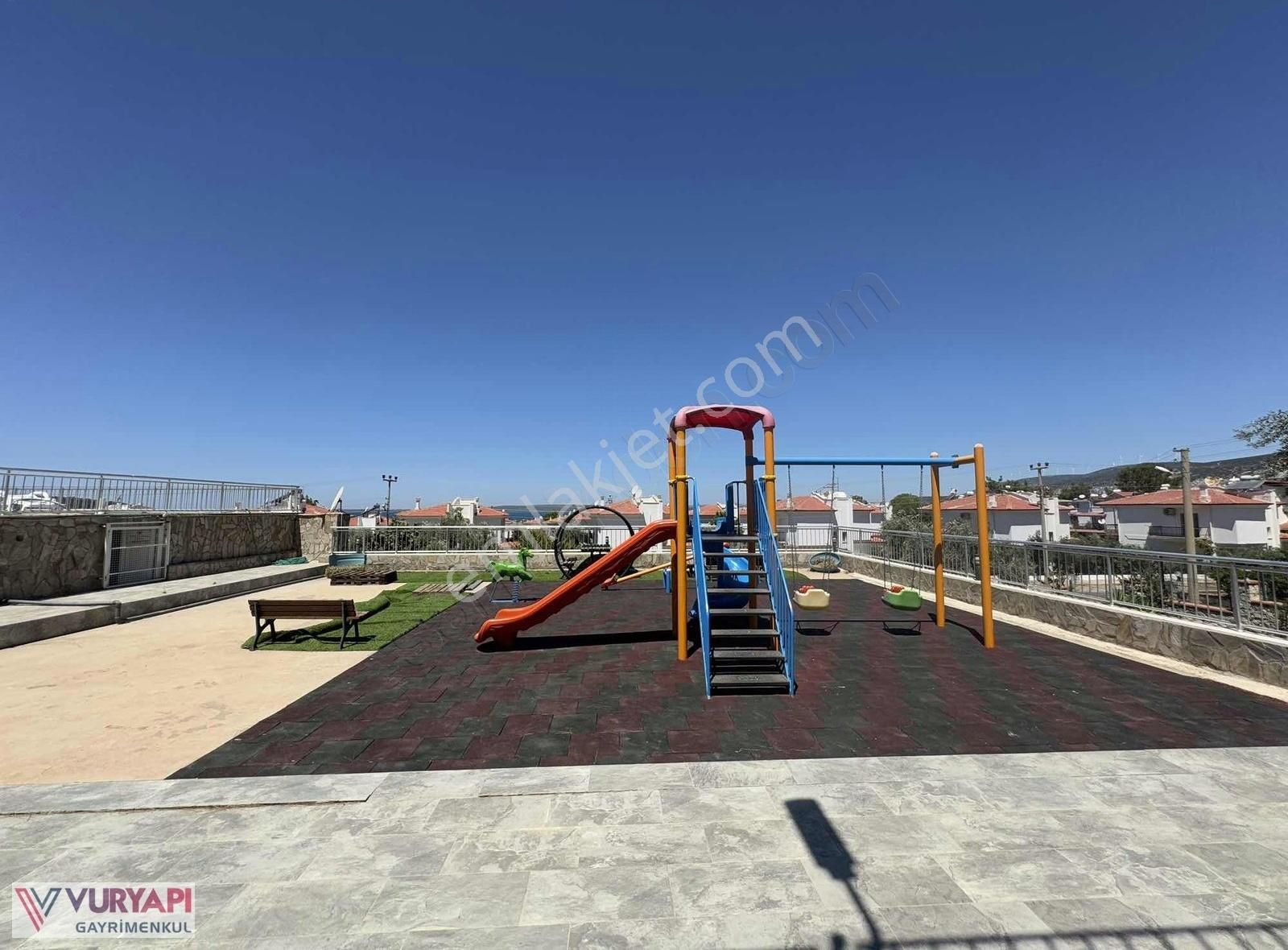 Akbük Merkezde Donanımlı Site İçerisinde 3+1 Çatı Dubleksi Daire - Görsel 28