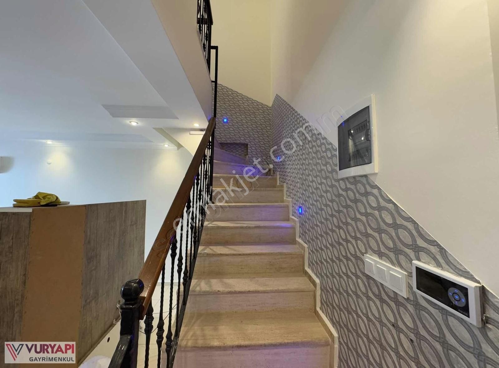 Akbük Merkezde Donanımlı Site İçerisinde 3+1 Çatı Dubleksi Daire - Görsel 9