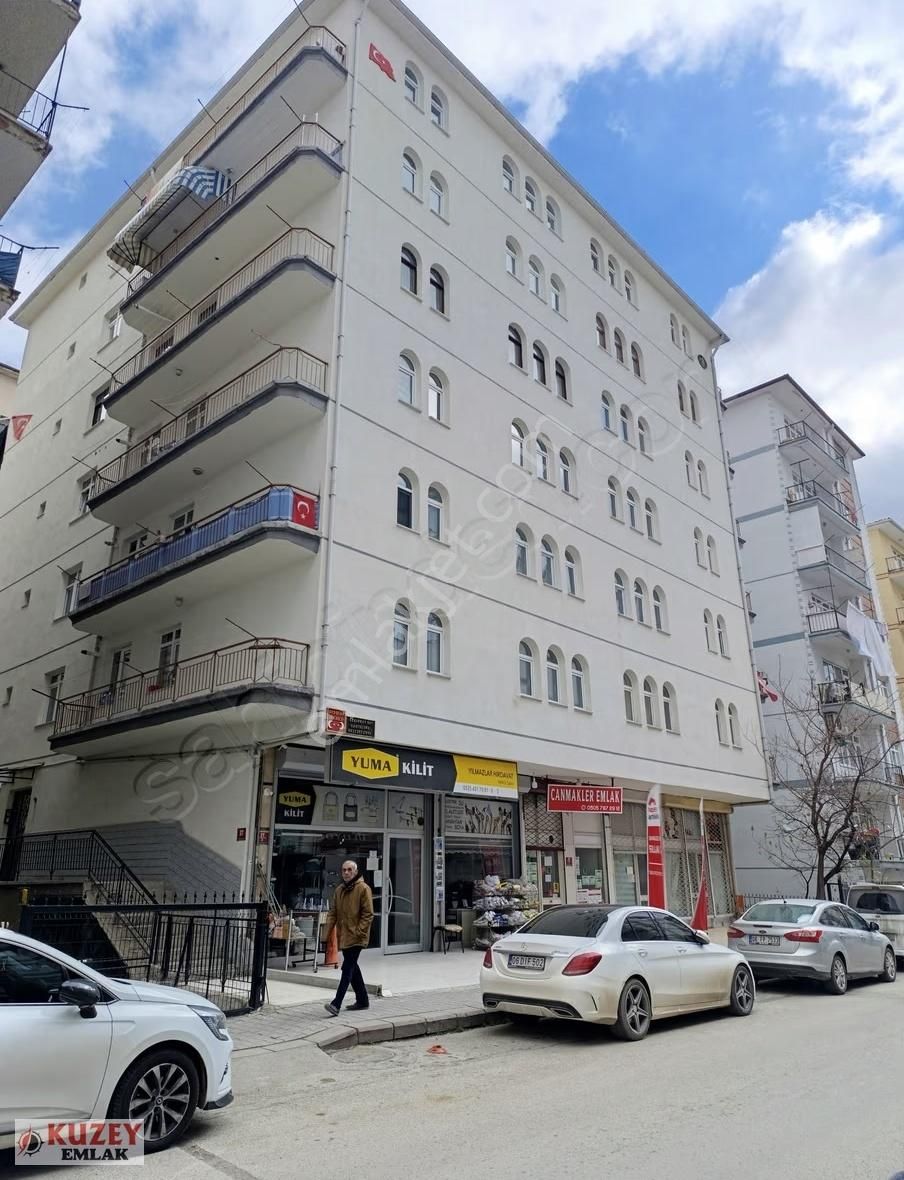 Kuzey Emlaktan Metroya Yakın Ön Cephe 3+1 Bağımsız Salon Asansör