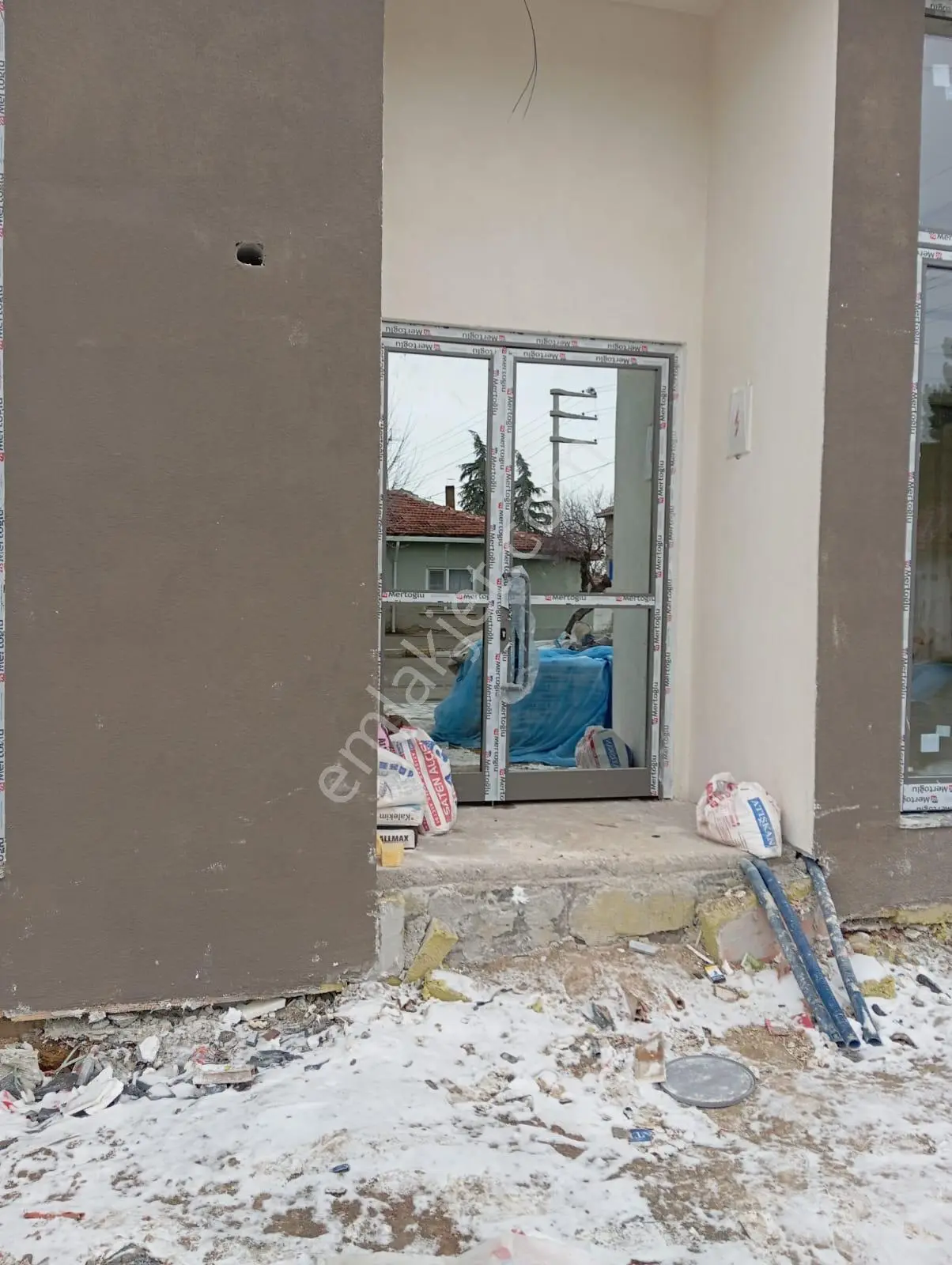 Gundogdu Mıhallıcık Caddesı Satılık Yenı Dukkan - Görsel 5