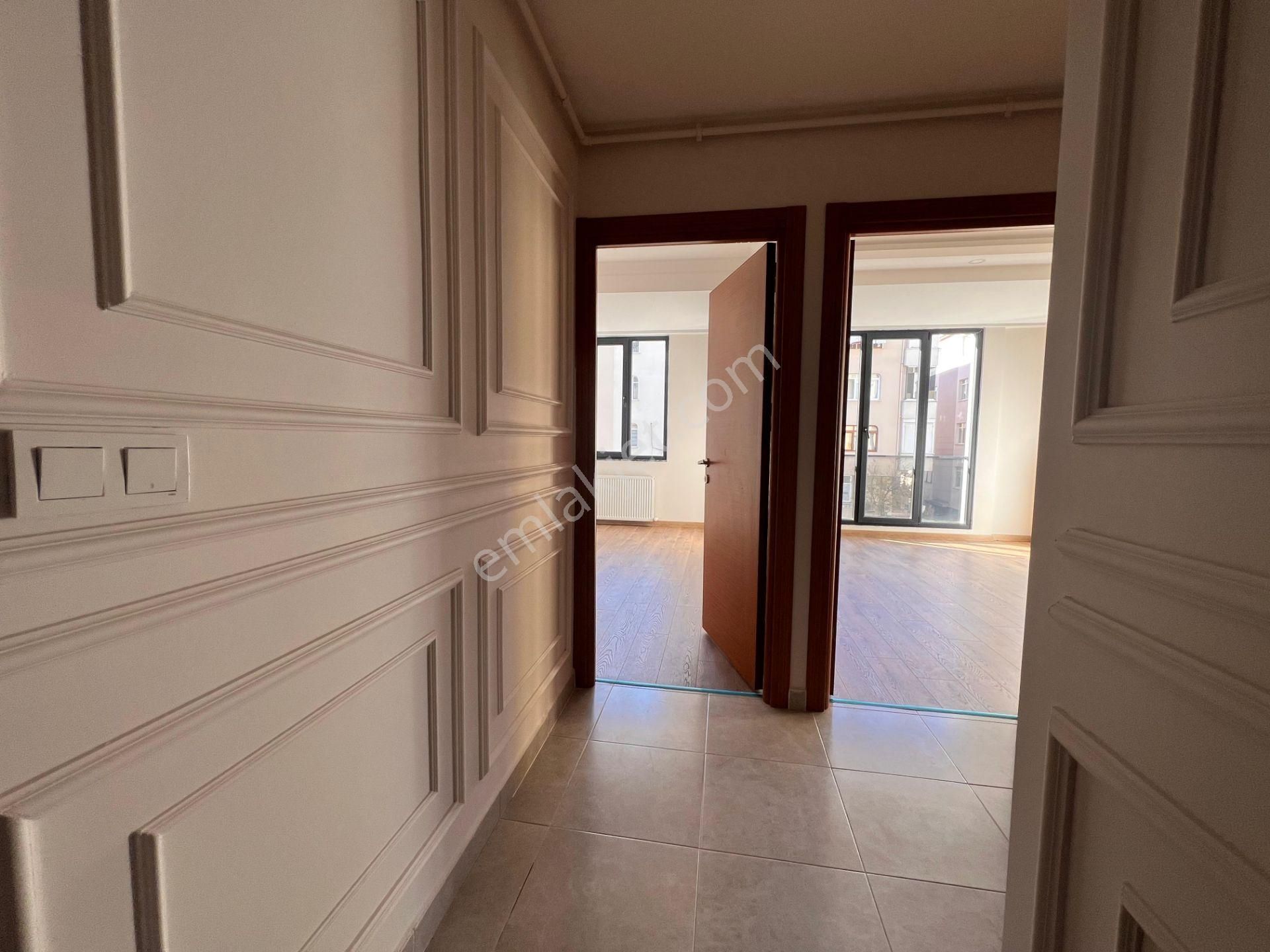 Çınar'da Lüx Dekorlu Ayrı Mutfaklı Ön Cephe 2+1 Daire - Görsel 11