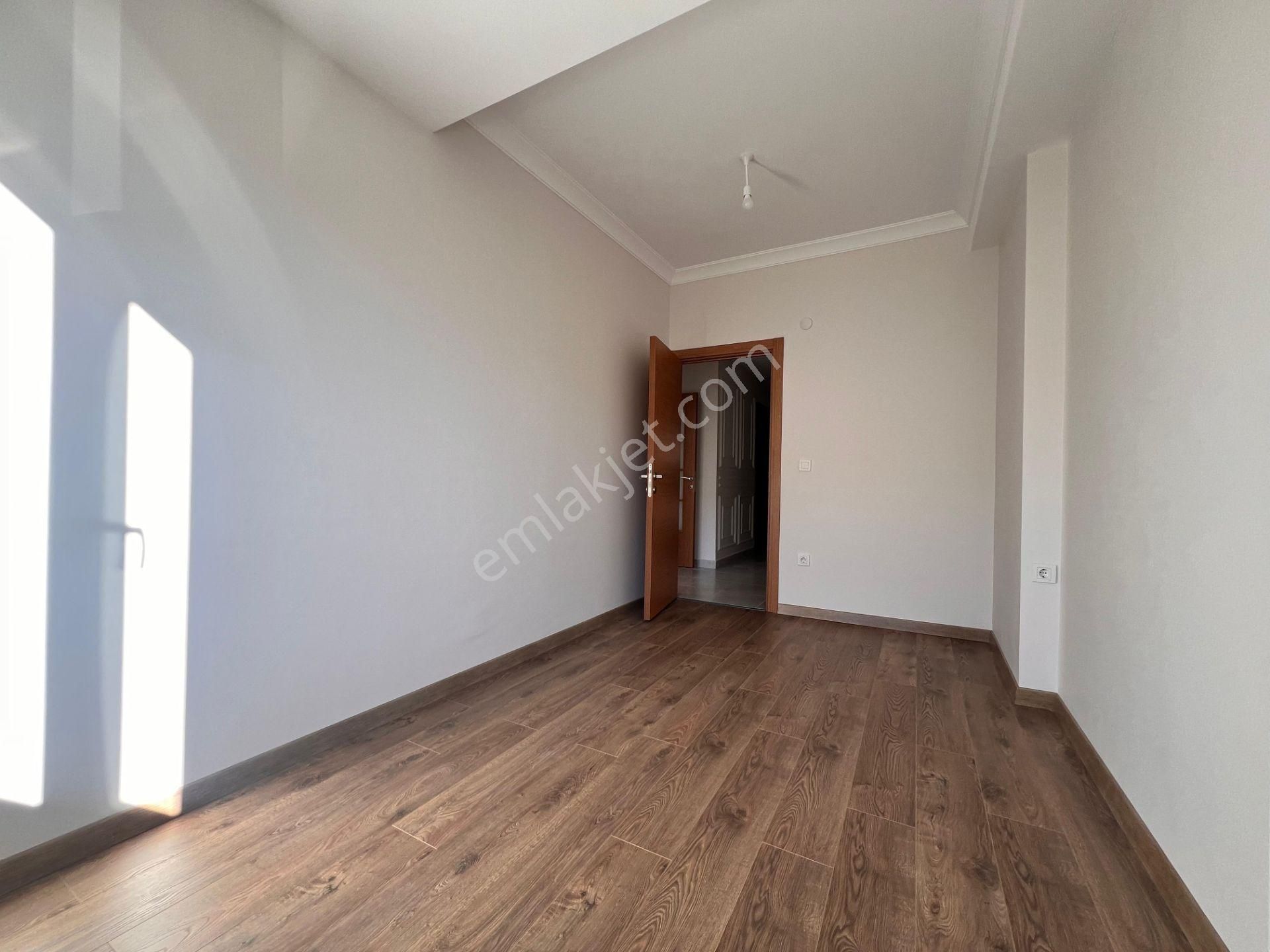 Çınar'da Lüx Dekorlu Ayrı Mutfaklı Ön Cephe 2+1 Daire - Görsel 17