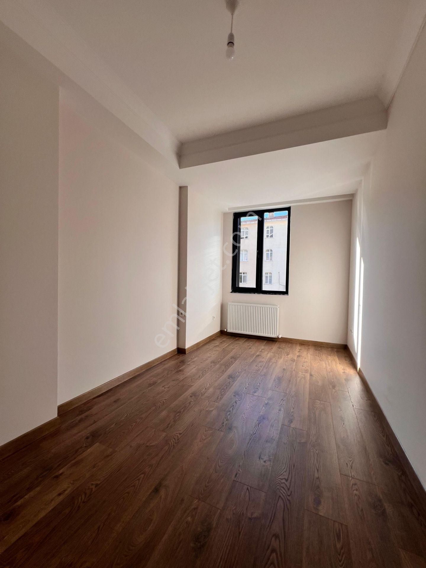 Çınar'da Lüx Dekorlu Ayrı Mutfaklı Ön Cephe 2+1 Daire - Görsel 20