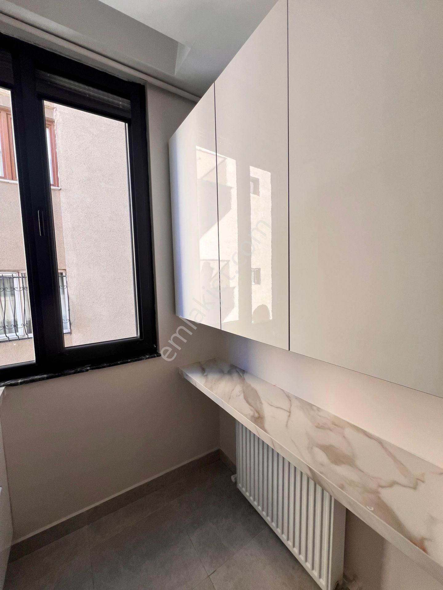 Çınar'da Lüx Dekorlu Ayrı Mutfaklı Ön Cephe 2+1 Daire - Görsel 16