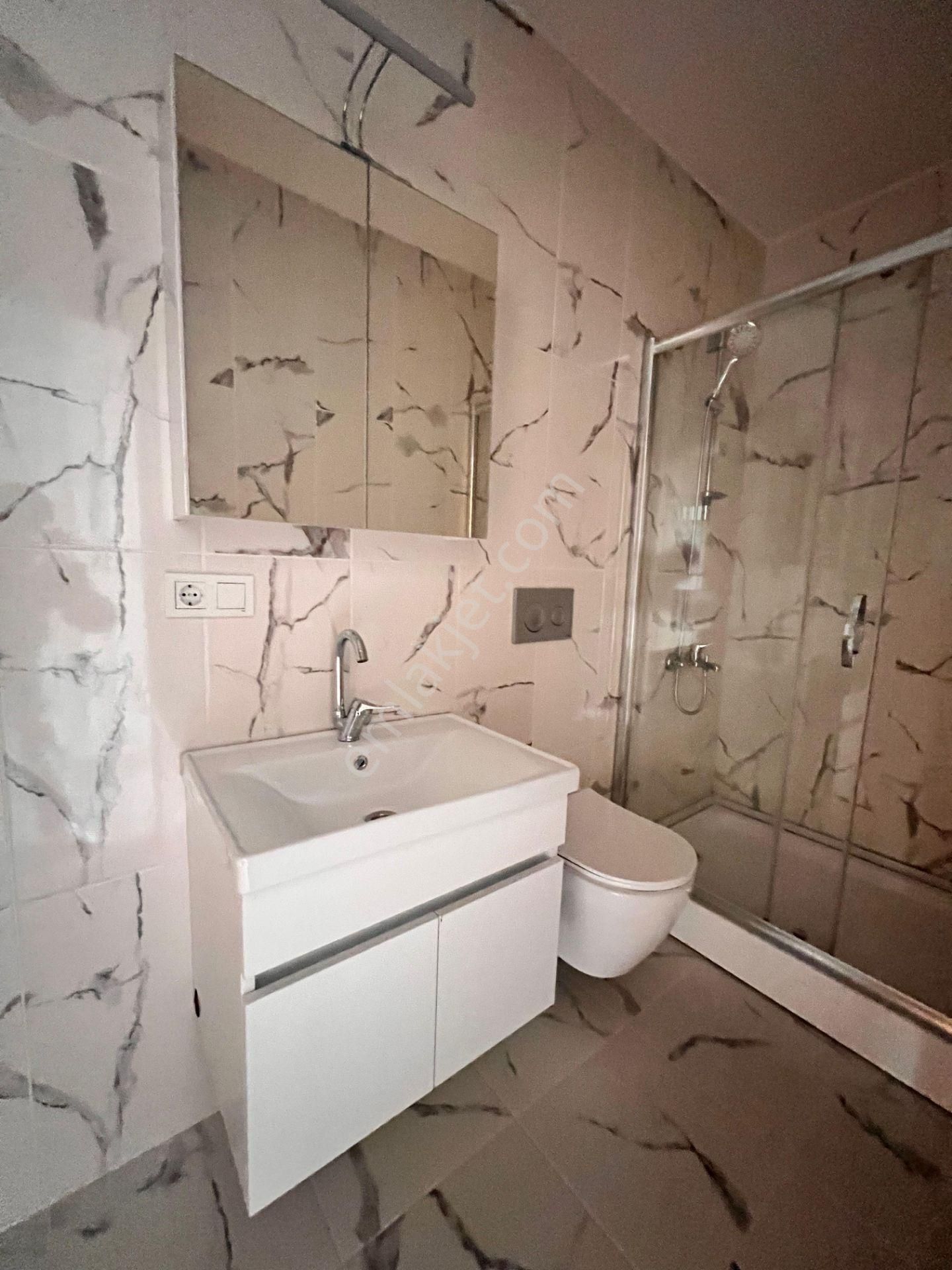 Çınar'da Lüx Dekorlu Ayrı Mutfaklı Ön Cephe 2+1 Daire - Görsel 23