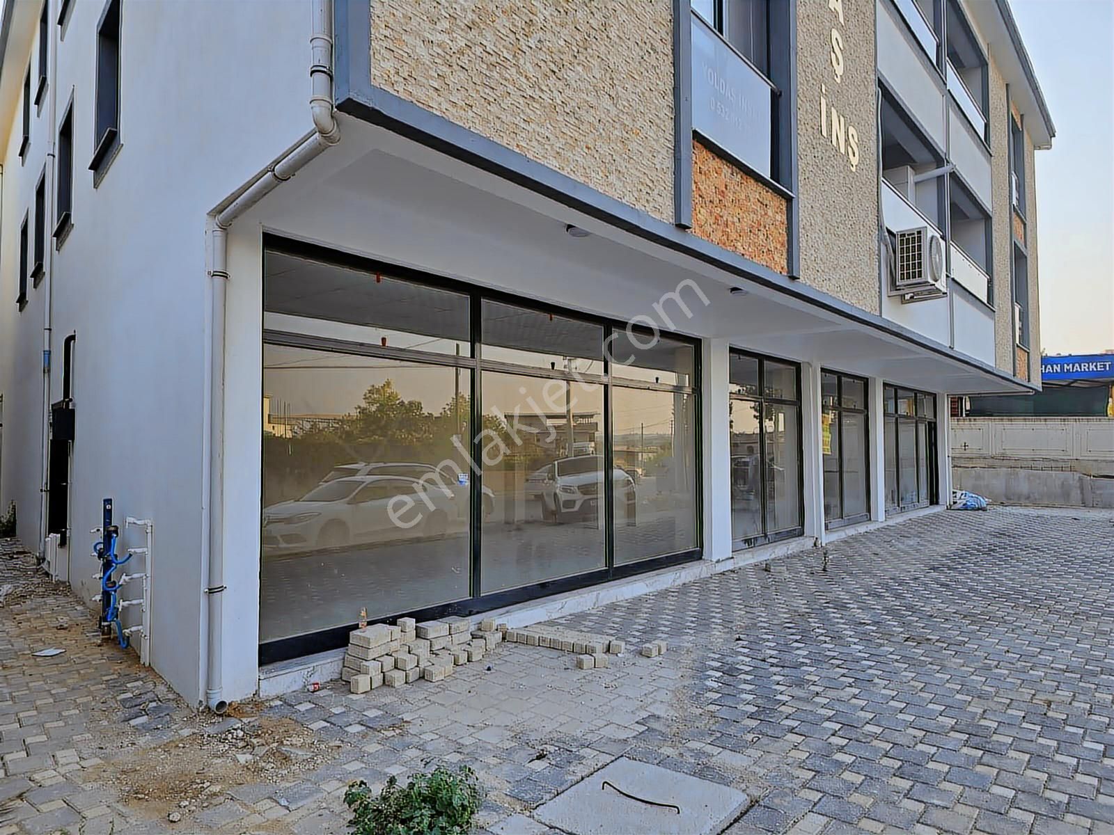 Torbalı Pancar Mahallesinde Sıfır 290m2 Kiralık İş Yeri - Görsel 2