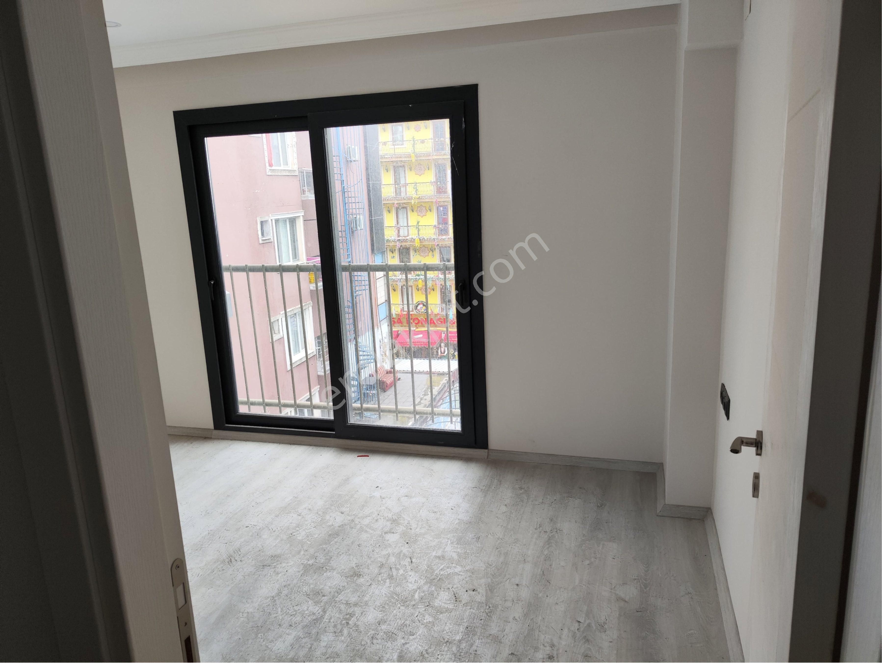 Kuşadası Merkez'de 2+1 3.kat Asansörlü Sıfır Satılık Daire - Görsel 6