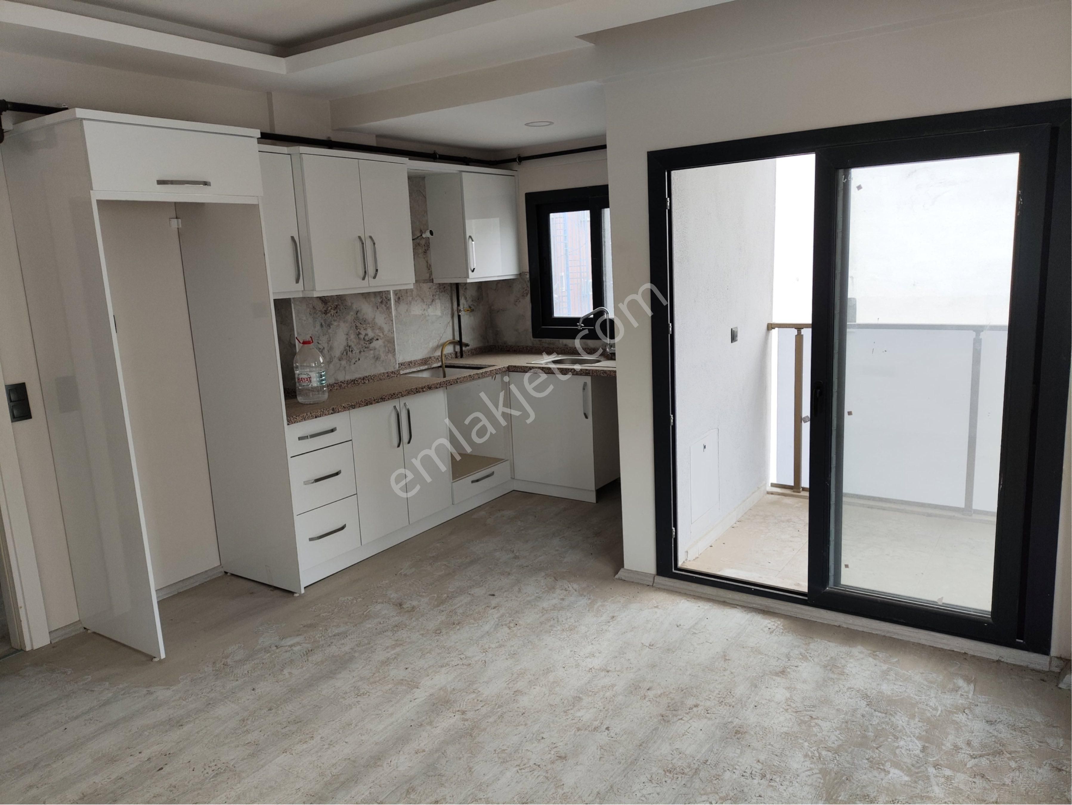 Kuşadası Merkez'de 2+1 3.kat Asansörlü Sıfır Satılık Daire - Görsel 4