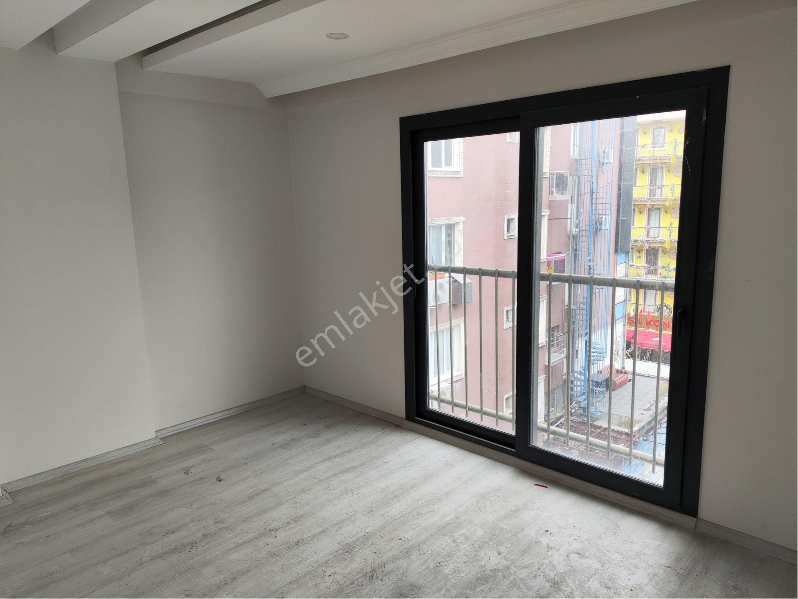 Kuşadası Merkez'de 2+1 3.kat Asansörlü Sıfır Satılık Daire - Görsel 7