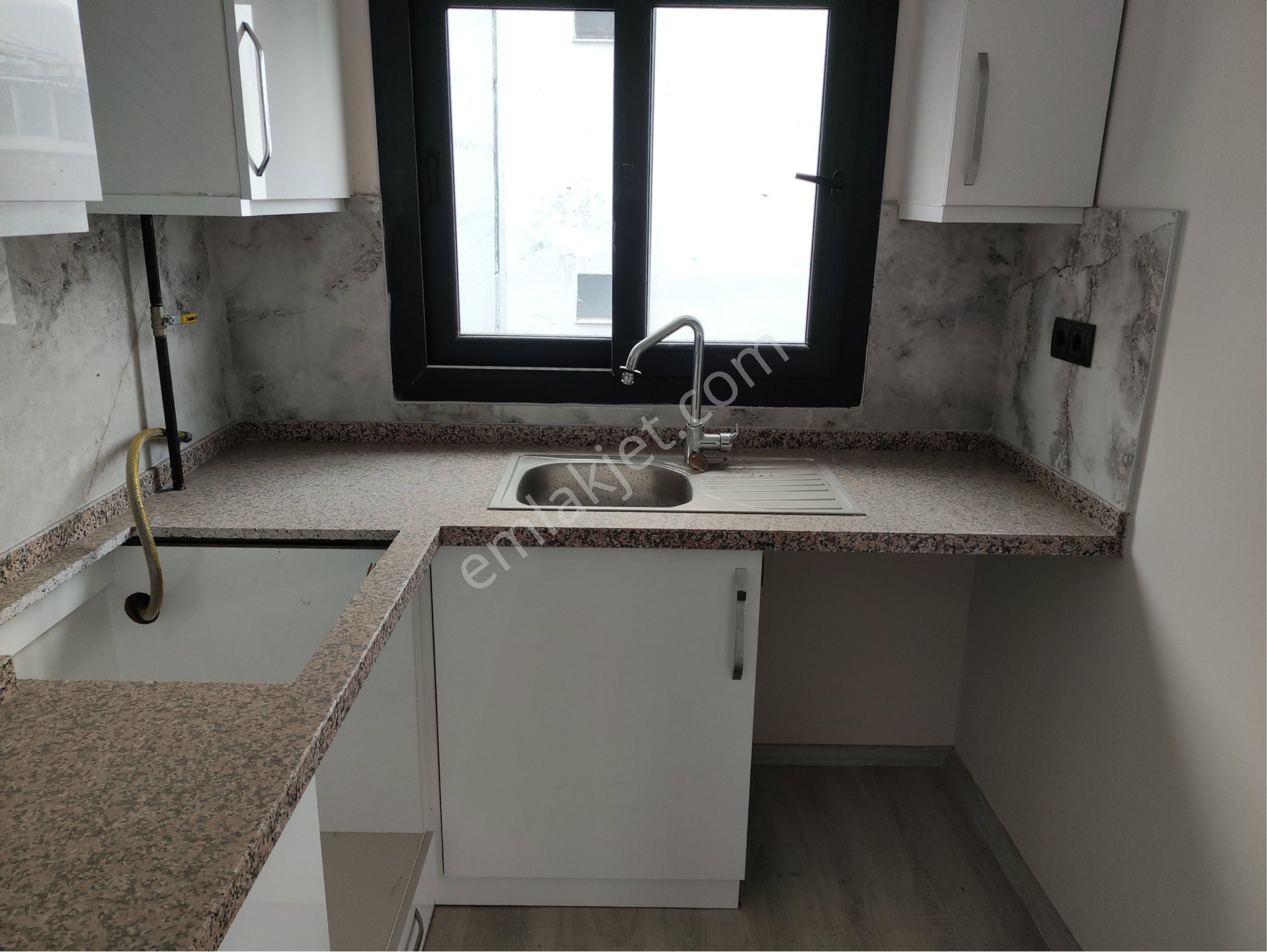 Kuşadası Merkez'de 2+1 3.kat Asansörlü Sıfır Satılık Daire - Görsel 2