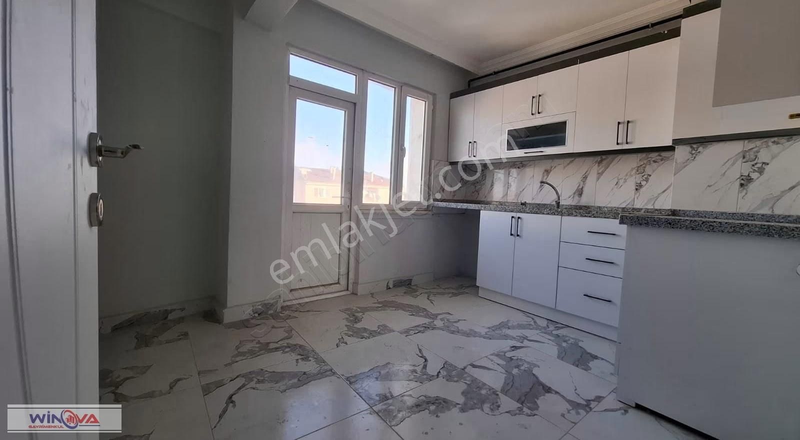 Winova | Sinanbey' De Satılık 3+1 İçi Yenilenmiş Daire - Görsel 18