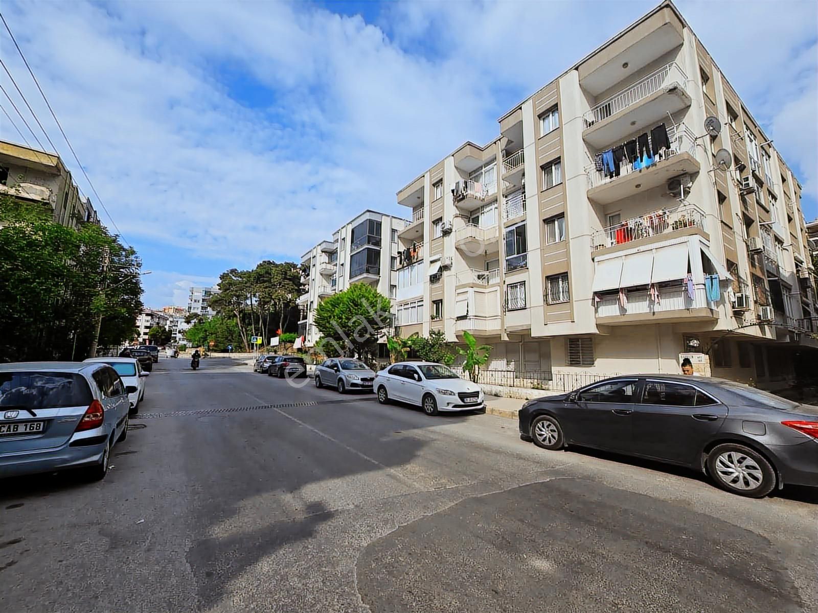 Maliyecilerde Vatan Mah. Kapalı Pazarı Yanında Satılık 3+1 Daire