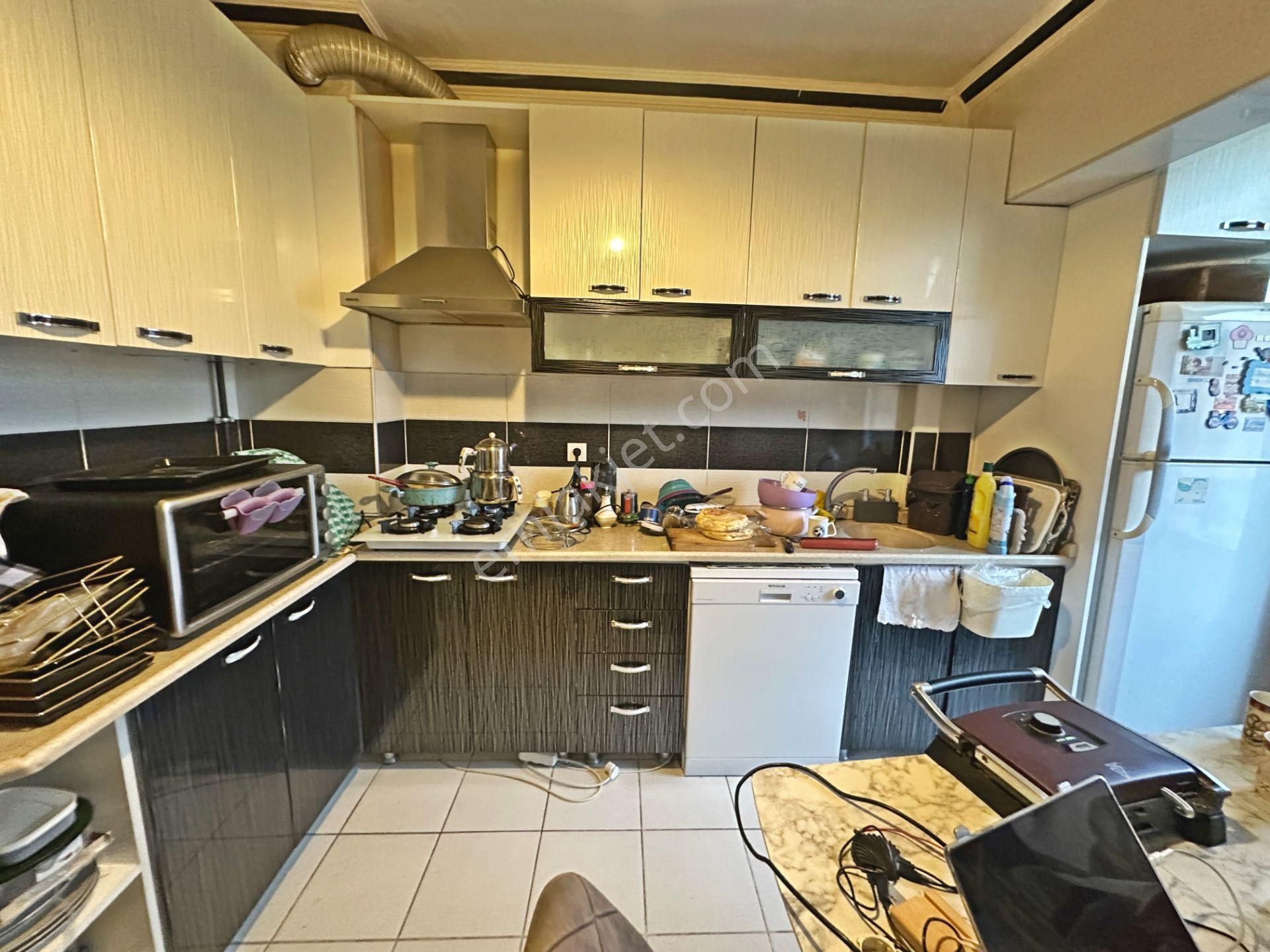 Şafaktepe Park Yakınında Katta Manzaralı Yapılı 3+1 Satılık Daire - Görsel 5