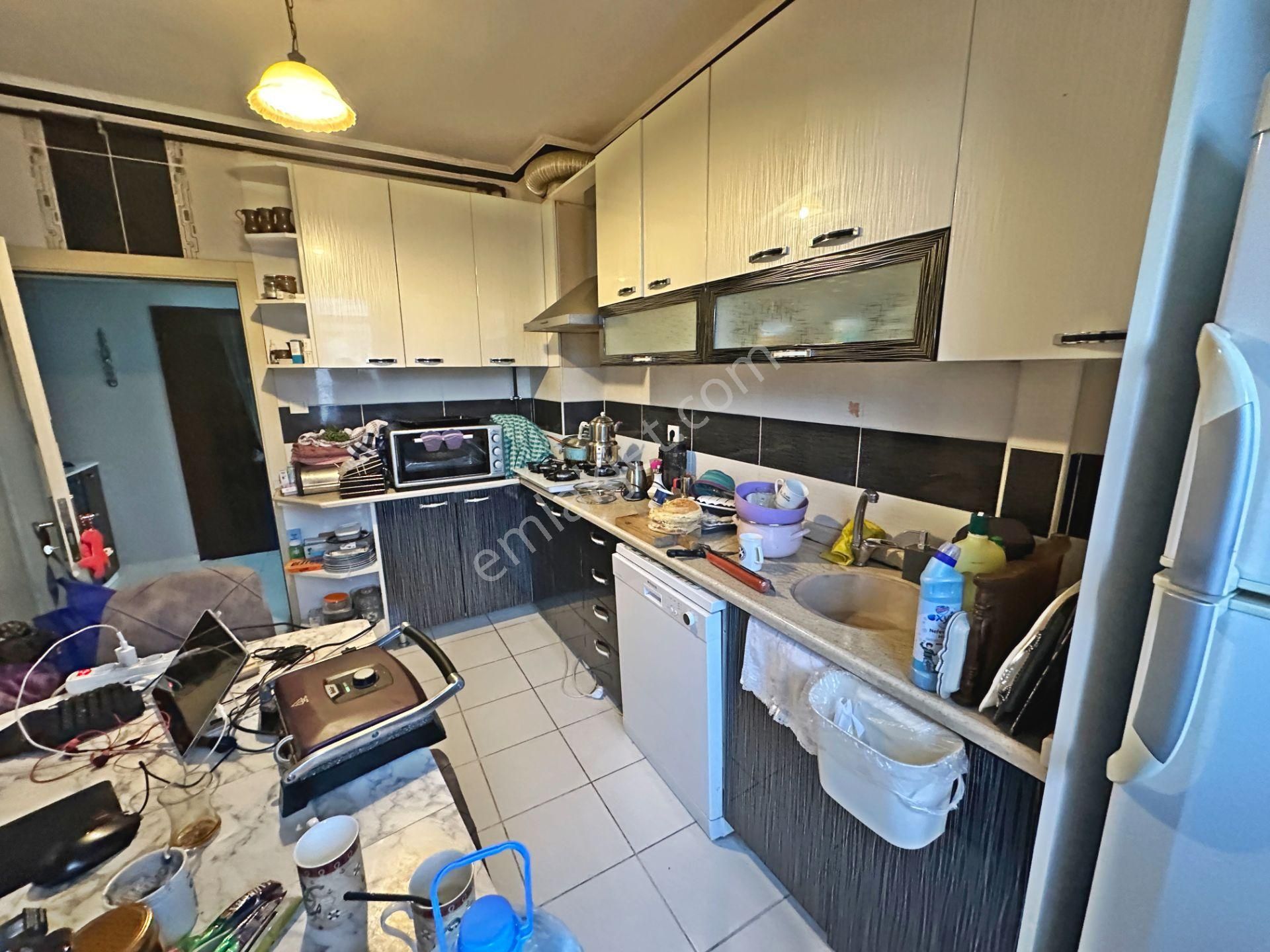 Şafaktepe Park Yakınında Katta Manzaralı Yapılı 3+1 Satılık Daire - Görsel 4