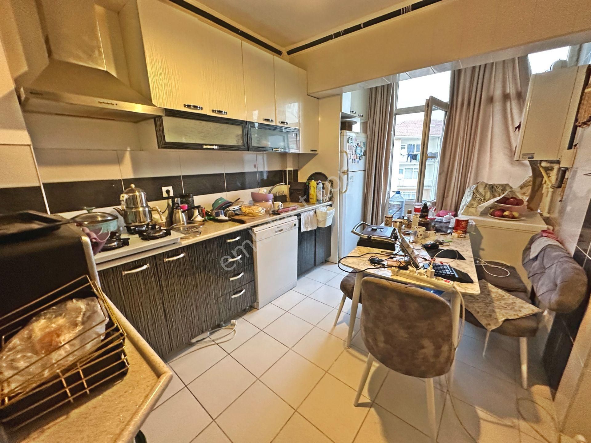 Şafaktepe Park Yakınında Katta Manzaralı Yapılı 3+1 Satılık Daire