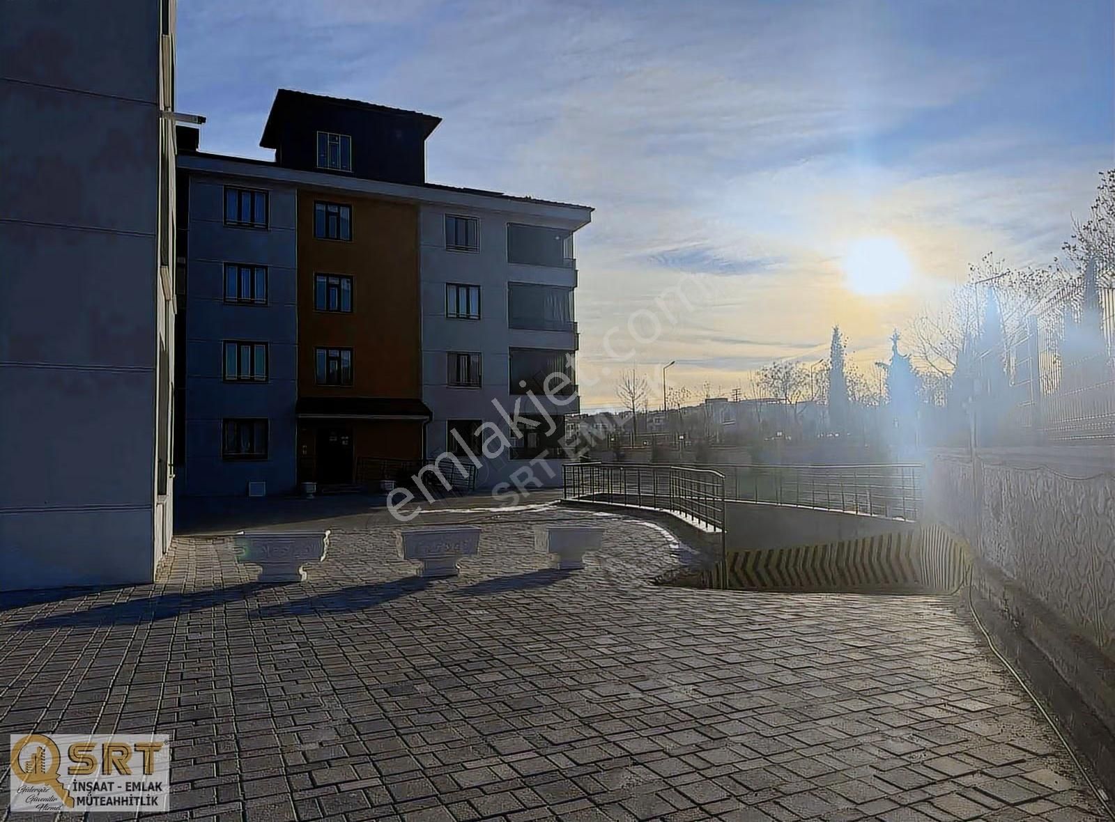 Yeni Stadyum Yakını Geniş Ferah Oturum Alanına Sahip 3+1 - Görsel 7