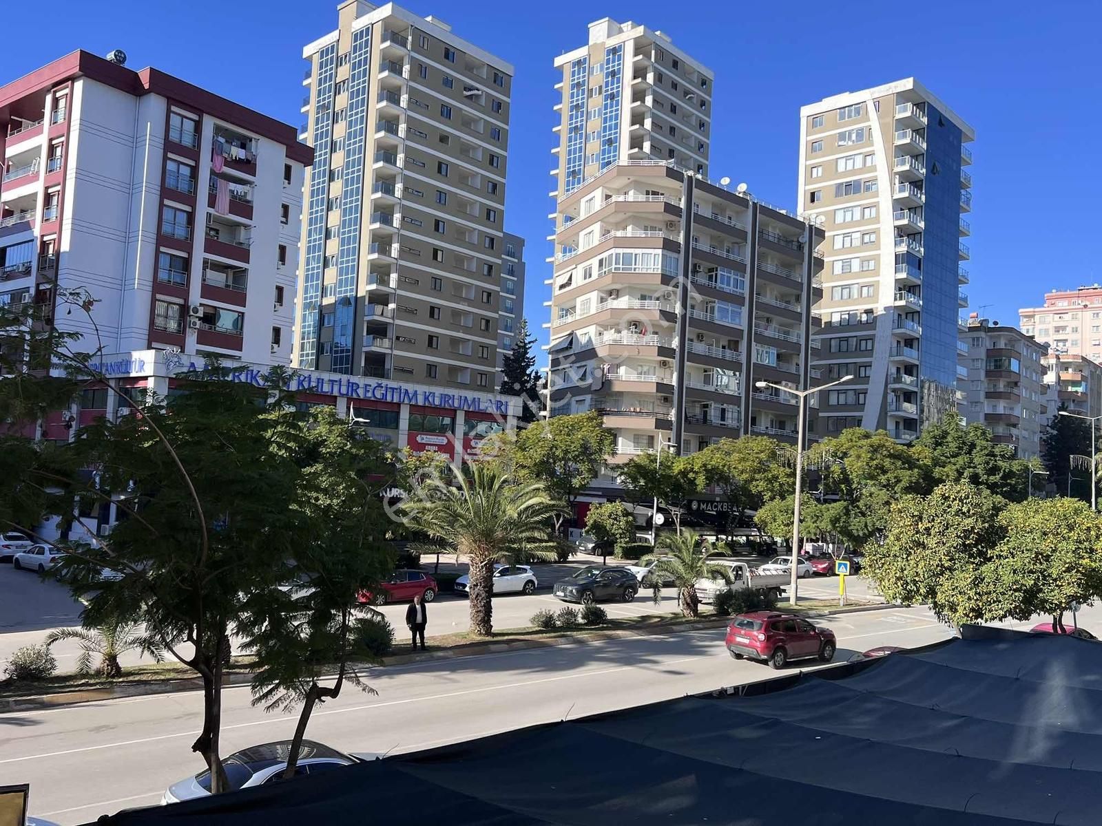 Turgut Özal Blv Üzeri 4+1 K.mutfak İşyeri Ruhsatına Uygun Cazip