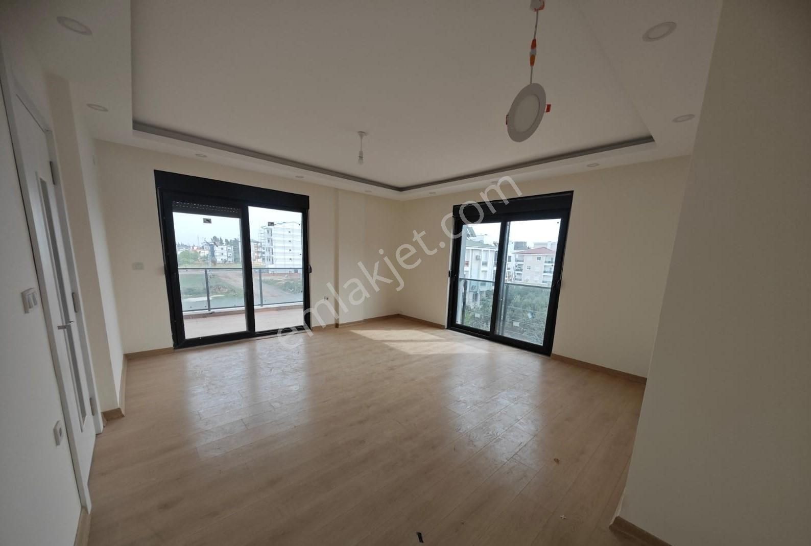 Döşemealtı Yeniköyde Havuzlu Site İçerisinde 2+1 Daire - Görsel 13