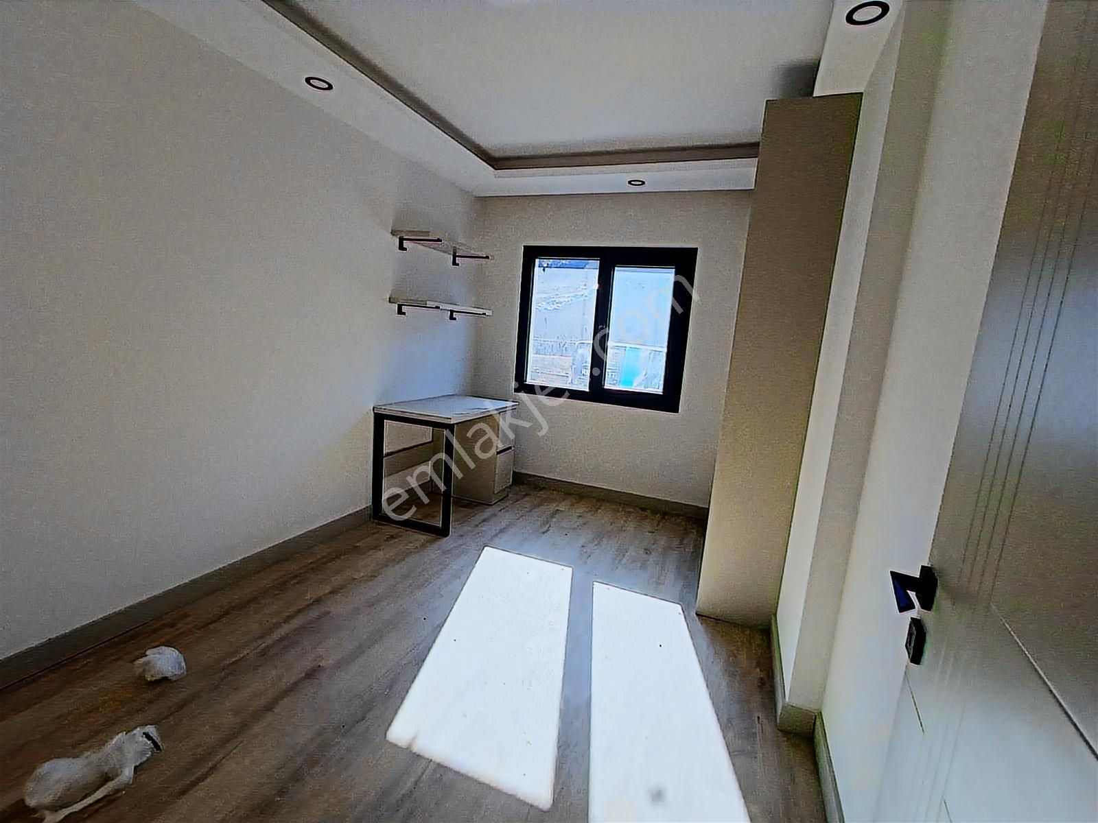 Kuşadası'nda Havuzlu Güvenlikli Sitede Doğalgazlı 3+1 Daire - Görsel 27