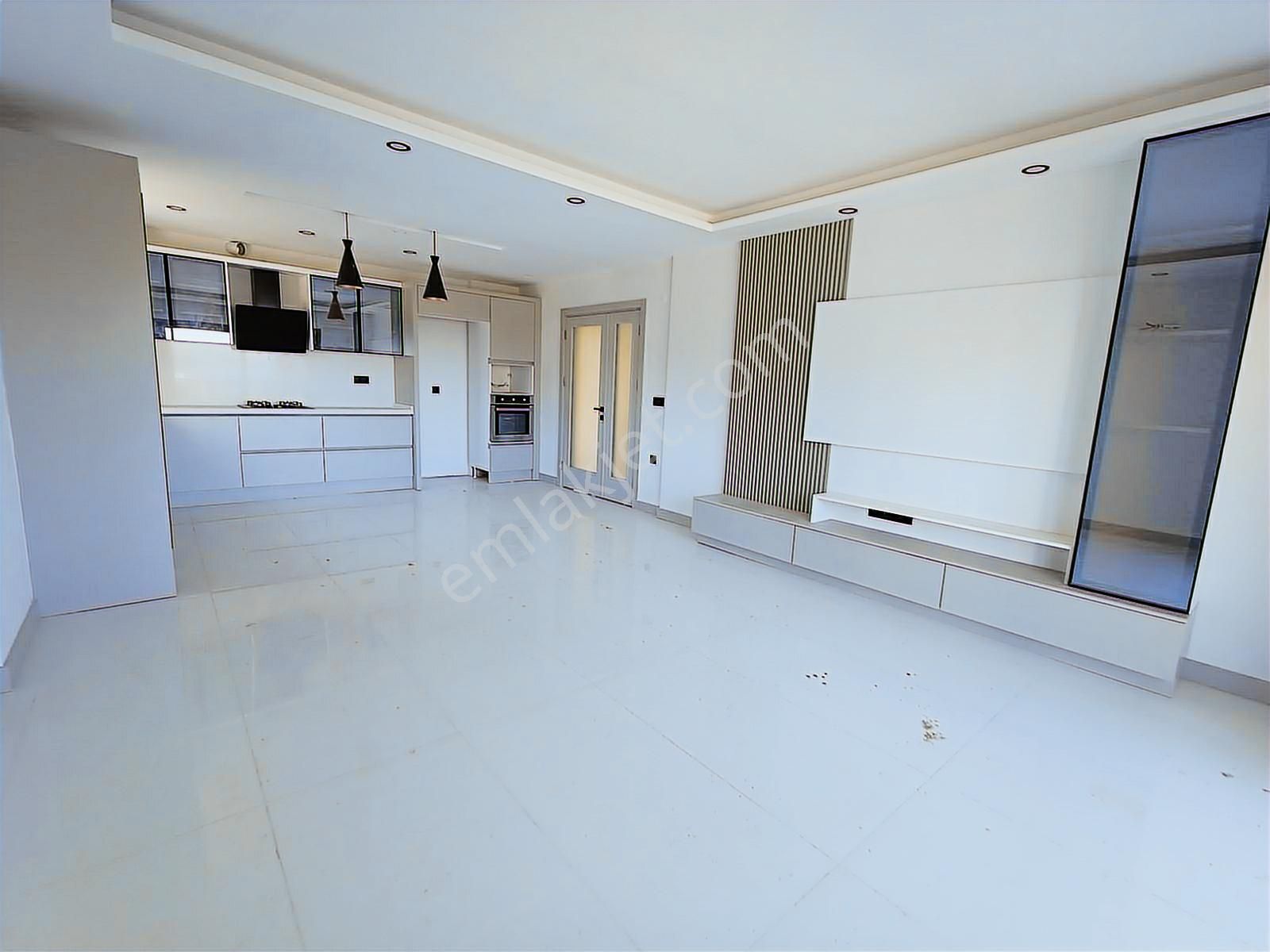 Kuşadası'nda Havuzlu Güvenlikli Sitede Doğalgazlı 3+1 Daire - Görsel 8