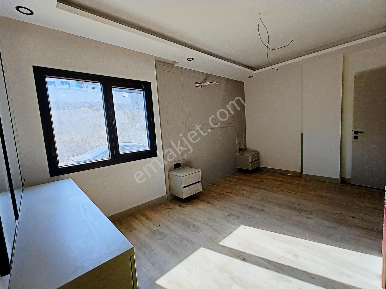 Kuşadası'nda Havuzlu Güvenlikli Sitede Doğalgazlı 3+1 Daire - Görsel 31