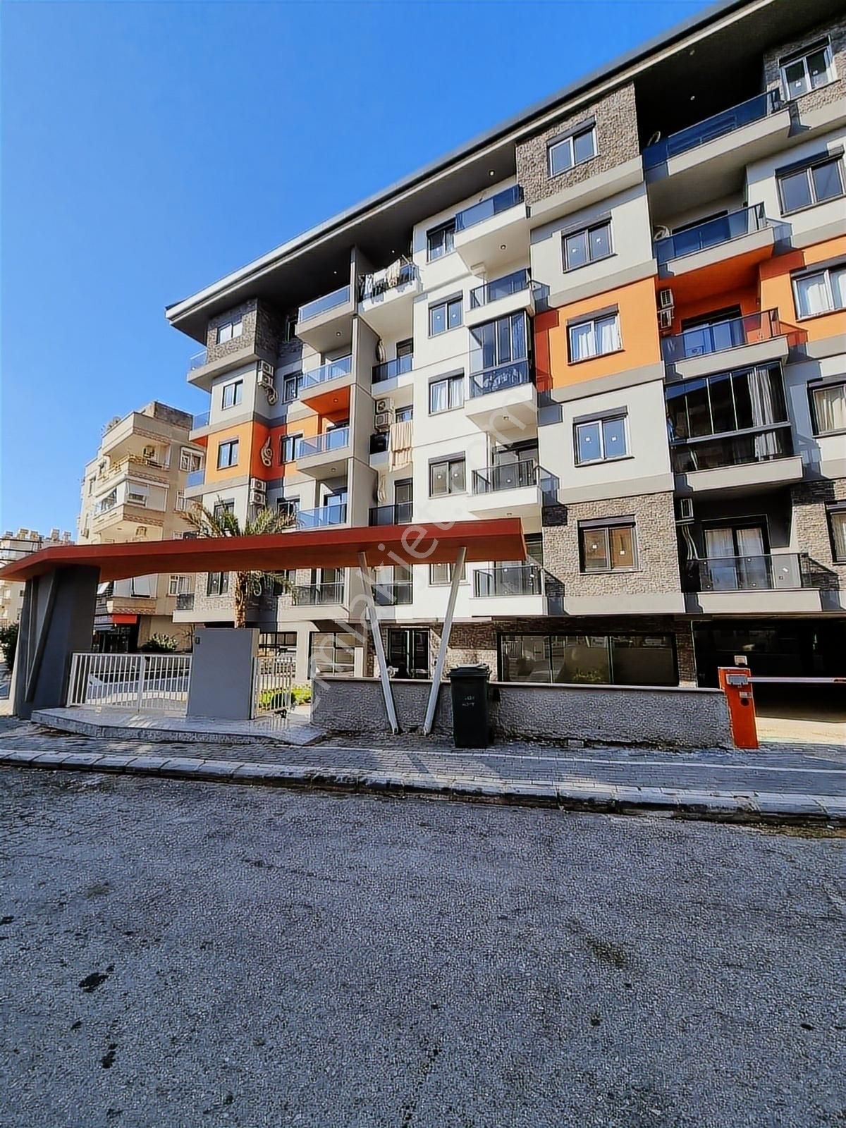 Alanya Merkez İkamete Uygun 2+1 Satılık Havuzlu Sıfır Daire - Görsel 4