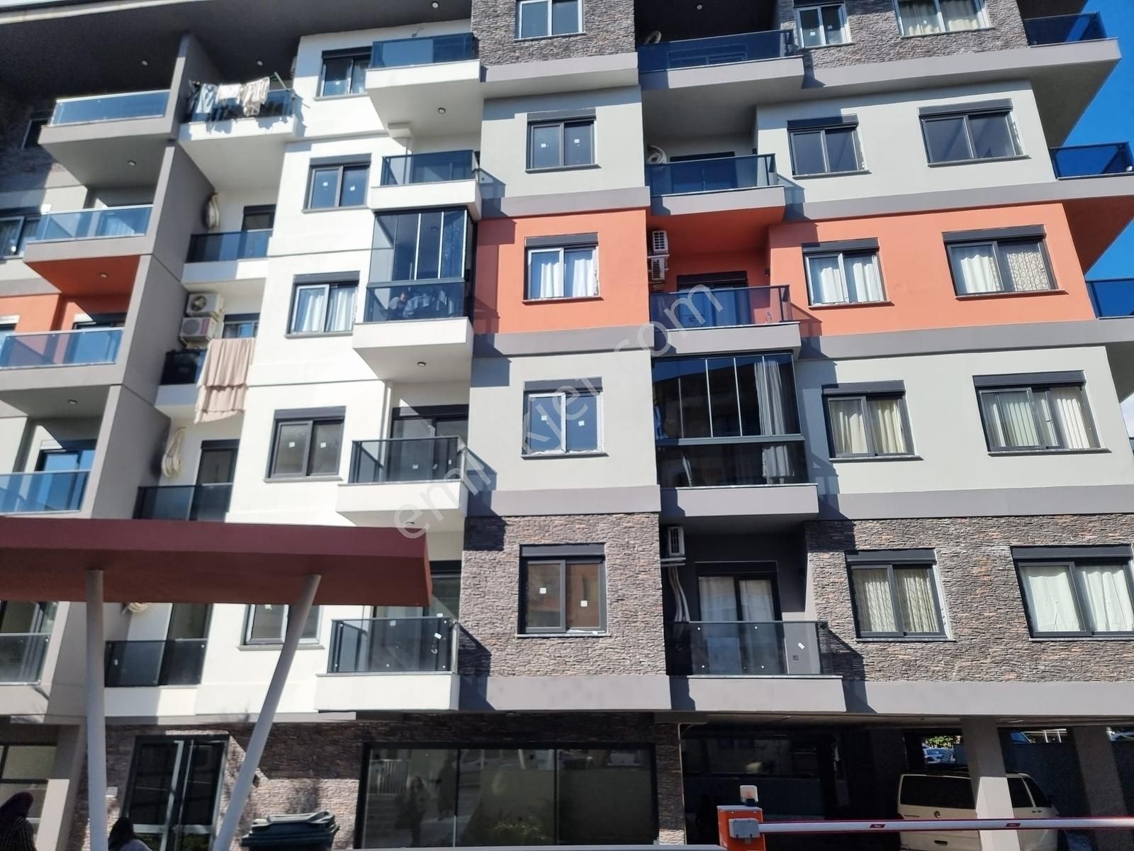 Alanya Merkez İkamete Uygun 2+1 Satılık Havuzlu Sıfır Daire