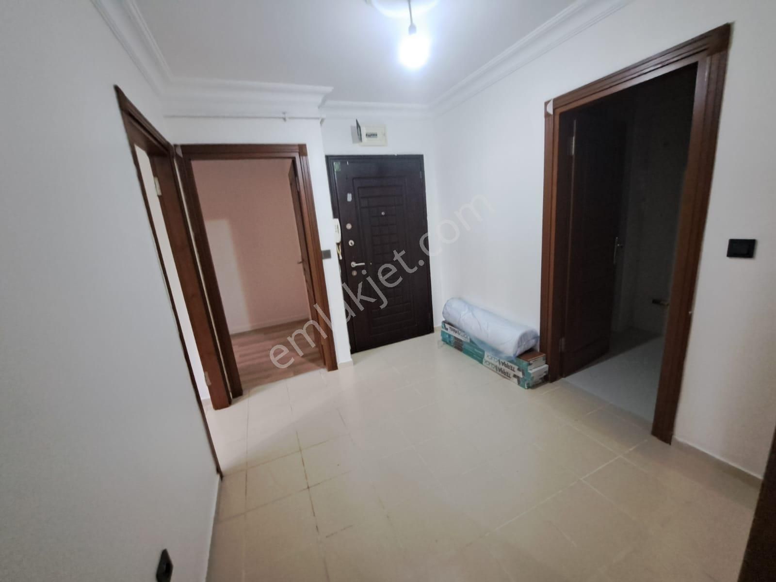 Maltepe İdealtepede Satılık 2+1 Bahçe Kullanımlı Giriş Kat Genç Binada Ön Cephe Geniş Kullanımlı - Görsel 11