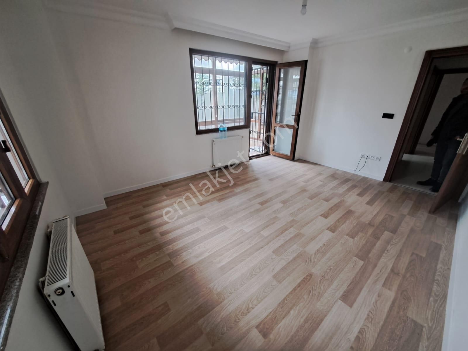 Maltepe İdealtepede Satılık 2+1 Bahçe Kullanımlı Giriş Kat Genç Binada Ön Cephe Geniş Kullanımlı - Görsel 3