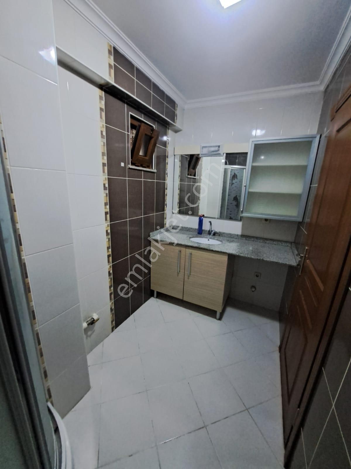 Maltepe İdealtepede Satılık 2+1 Bahçe Kullanımlı Giriş Kat Genç Binada Ön Cephe Geniş Kullanımlı - Görsel 24