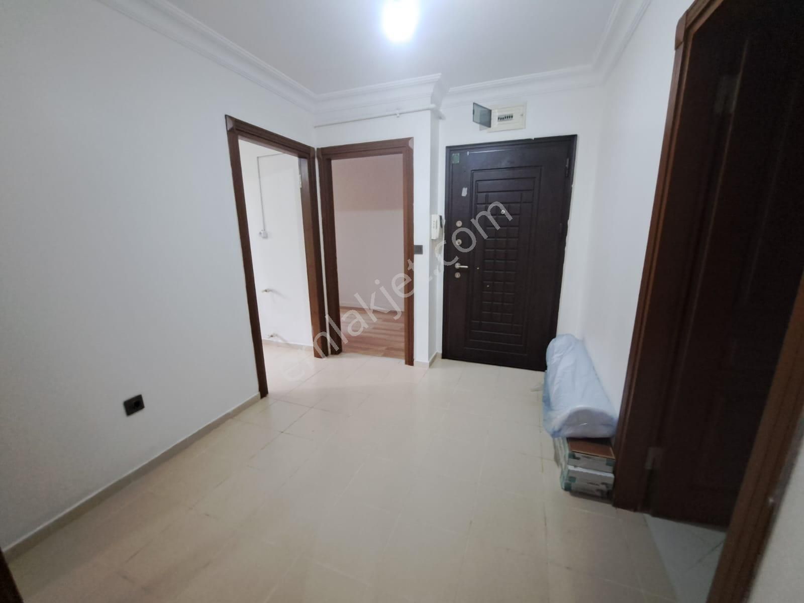 Maltepe İdealtepede Satılık 2+1 Bahçe Kullanımlı Giriş Kat Genç Binada Ön Cephe Geniş Kullanımlı - Görsel 12