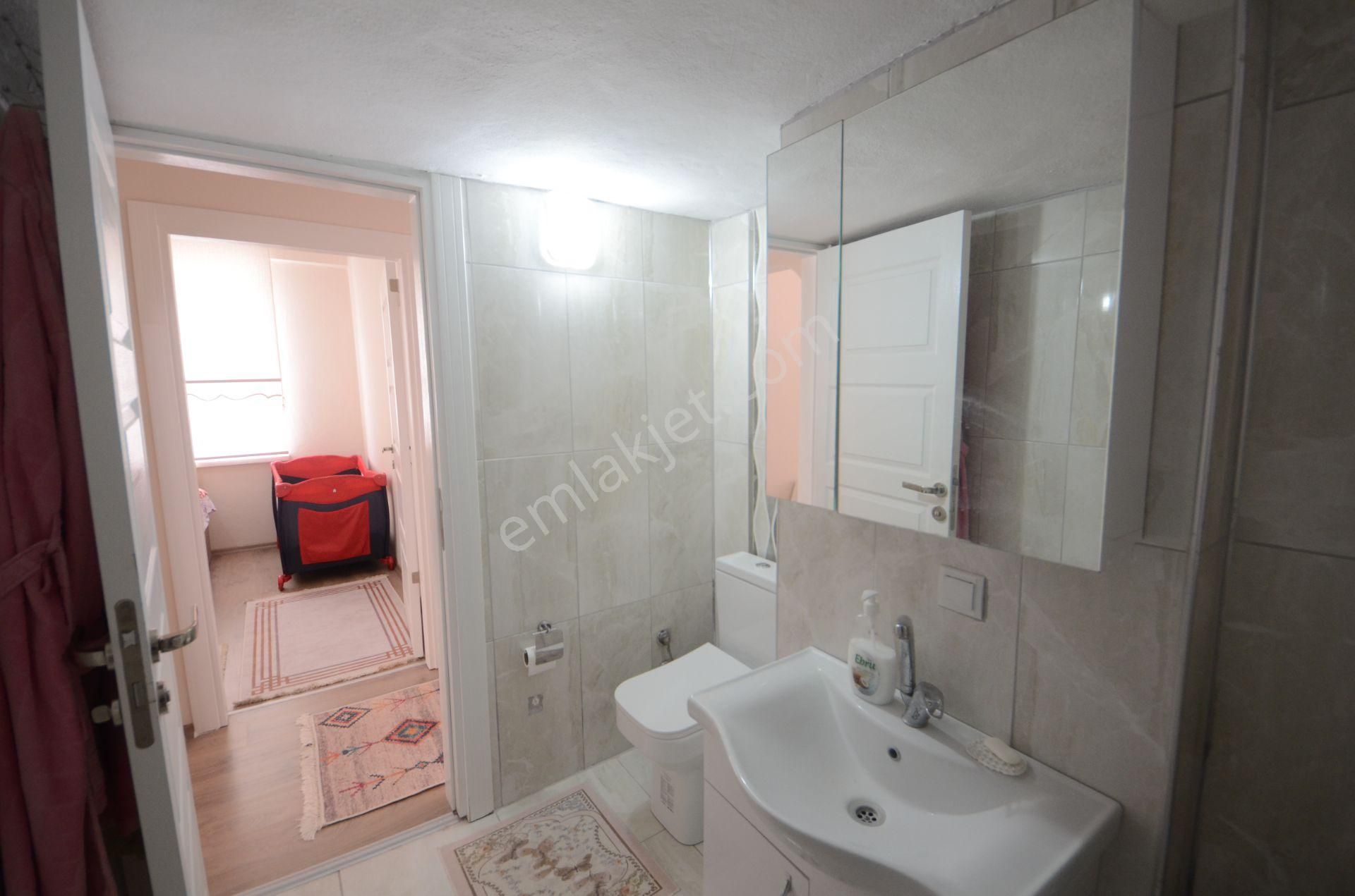 Memurevleri Mah Güllük Cad.ne 30 Mt Eşyaları Yeni Kiralık Daire - Görsel 12