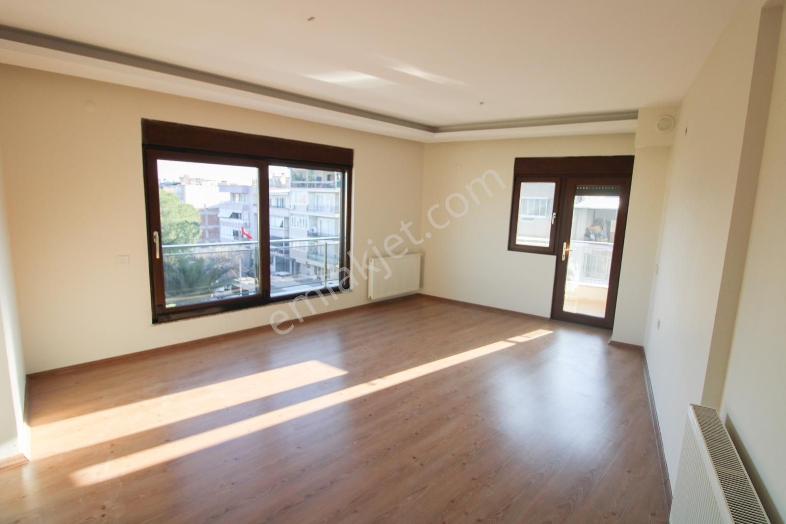 Gülyaka Mahallesi'nde Kiralık 3+1 Lüx Daire Turyap'tan - Görsel 9