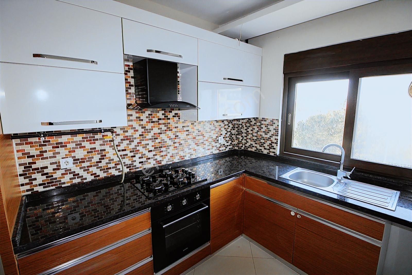 Gülyaka Mahallesi'nde Kiralık 3+1 Lüx Daire Turyap'tan